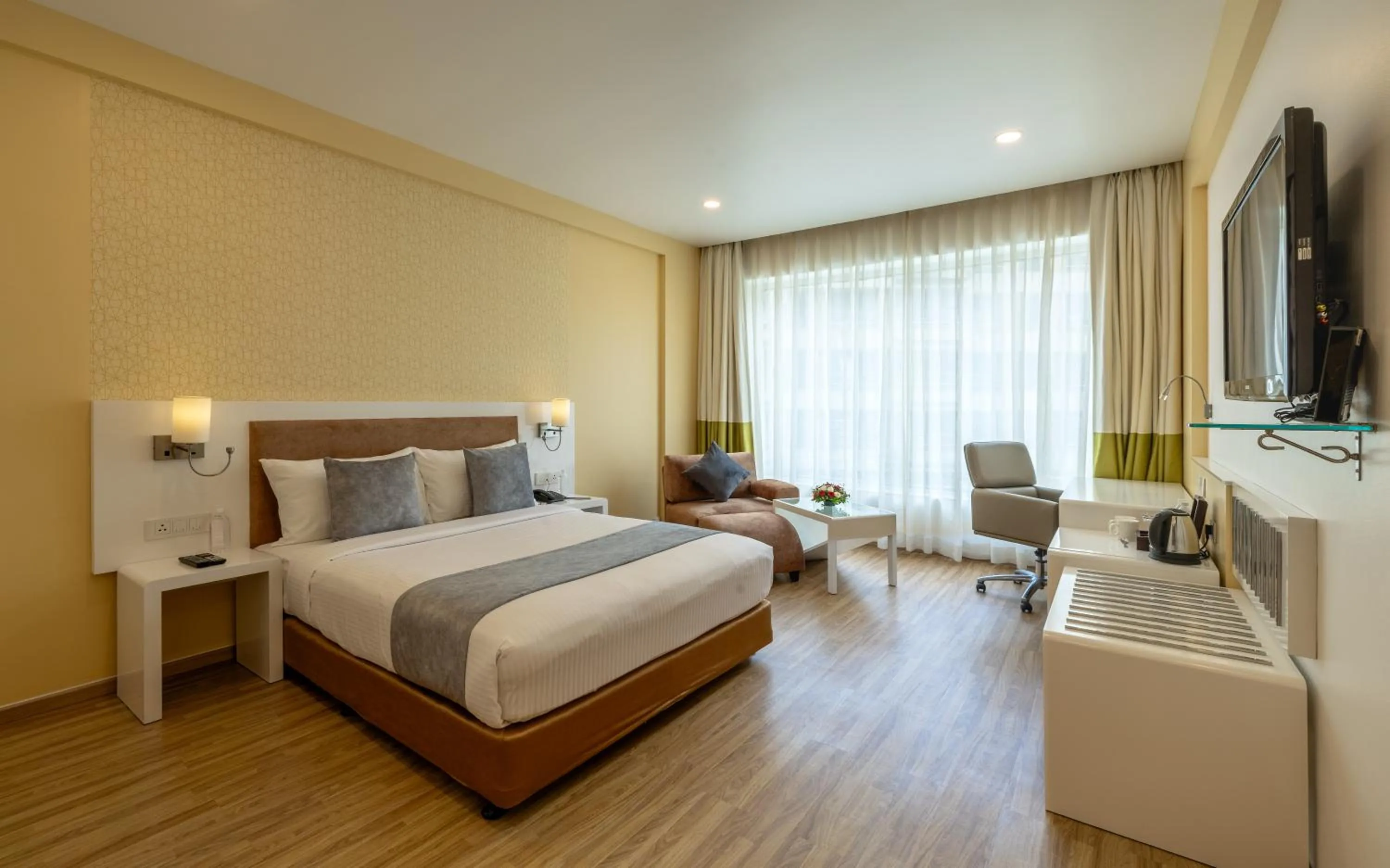 Bedroom, Bed in Hotel Kohinoor Elite near BKC