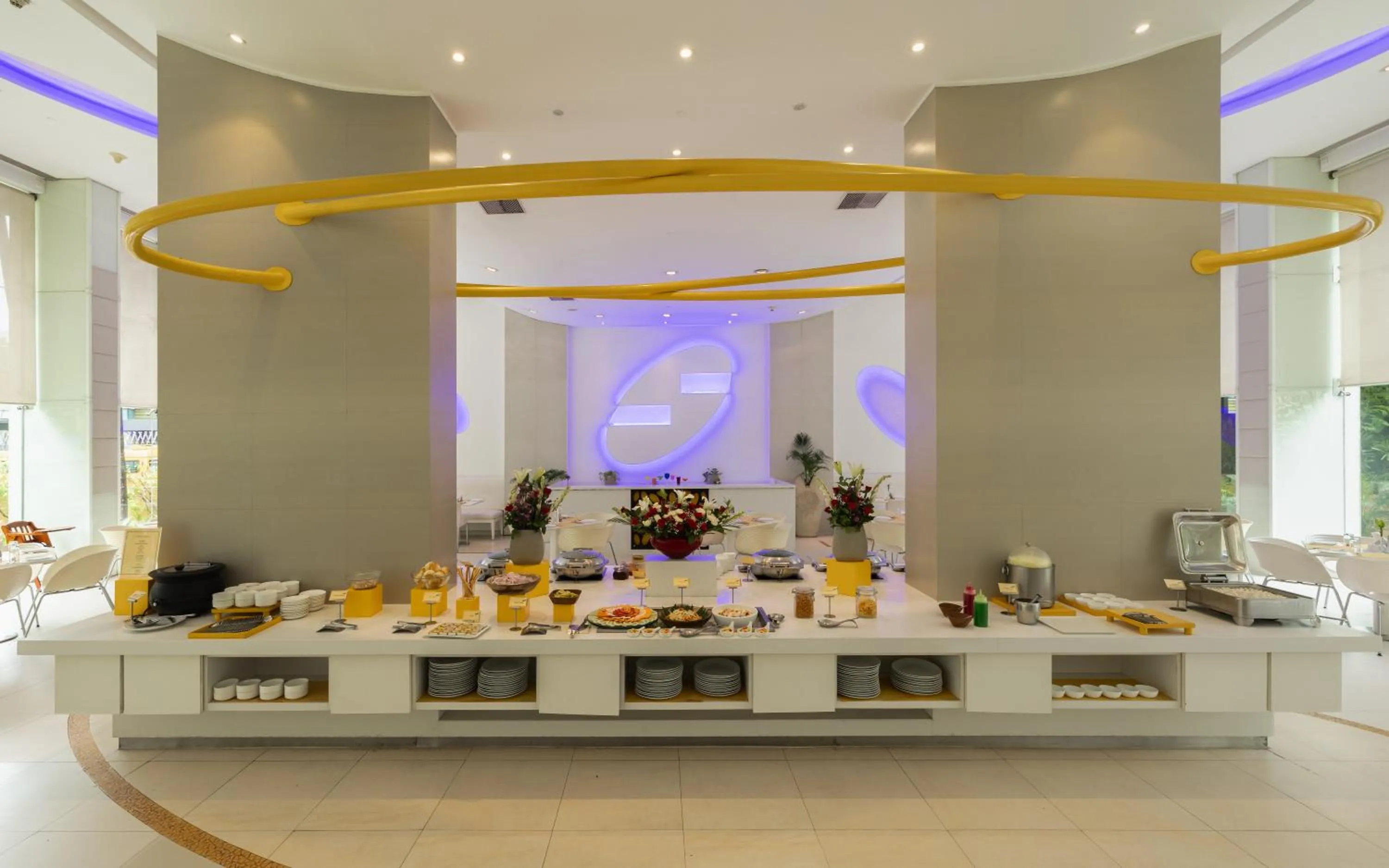 Buffet breakfast in Hotel Kohinoor Elite near BKC