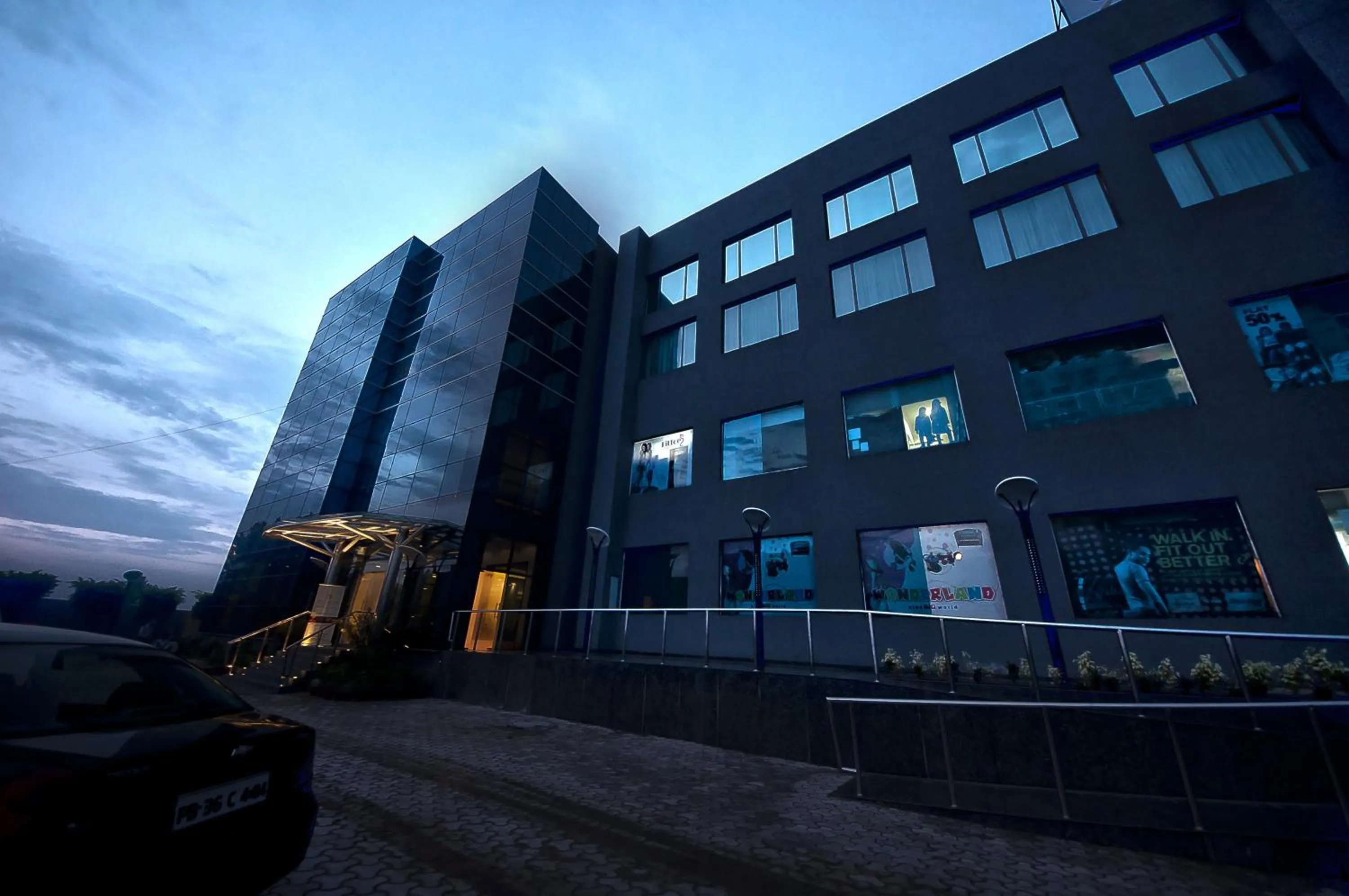 Facade/entrance in The Golden Plaza Hotel