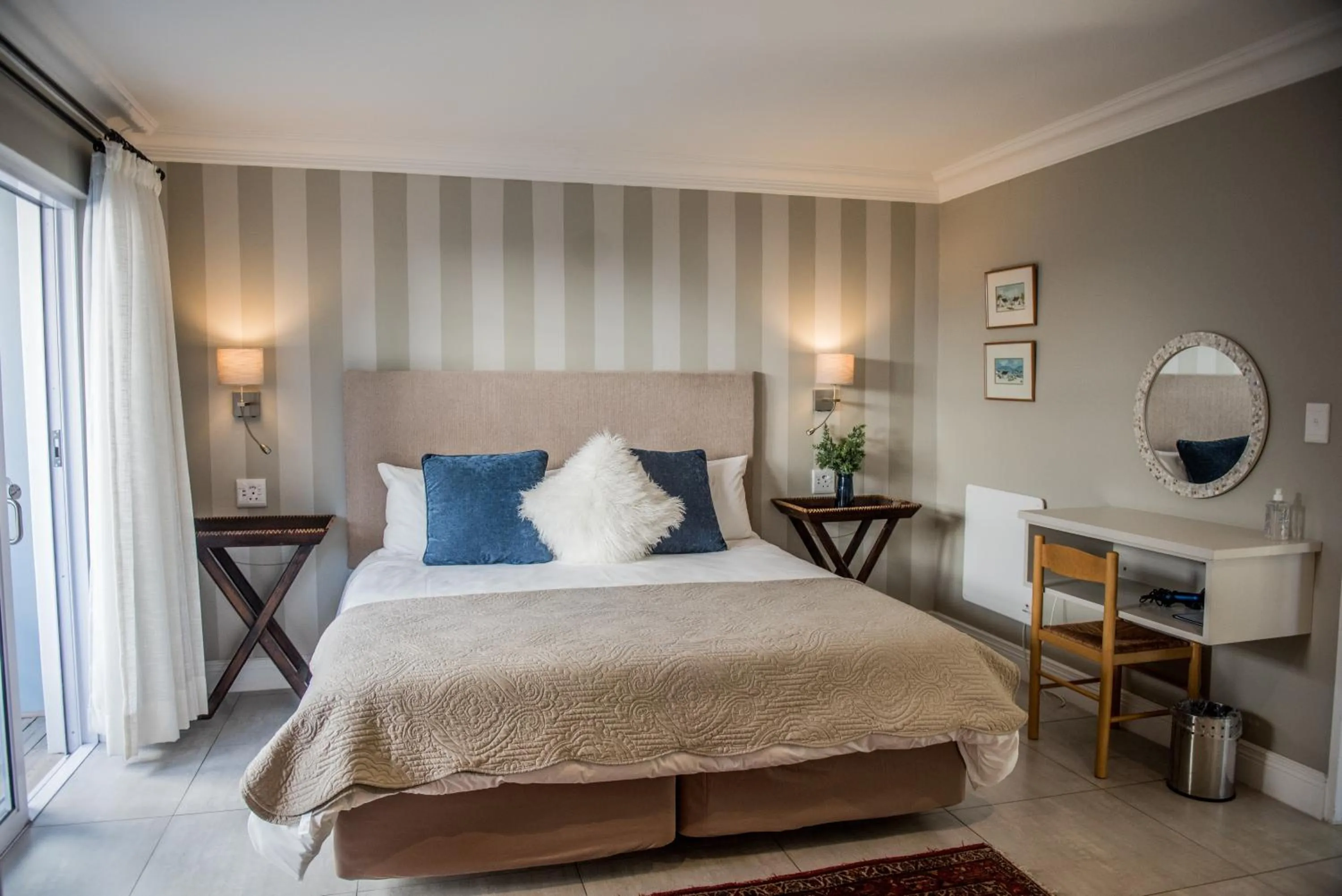 Bedroom, Bed in The Whale on Main B&B