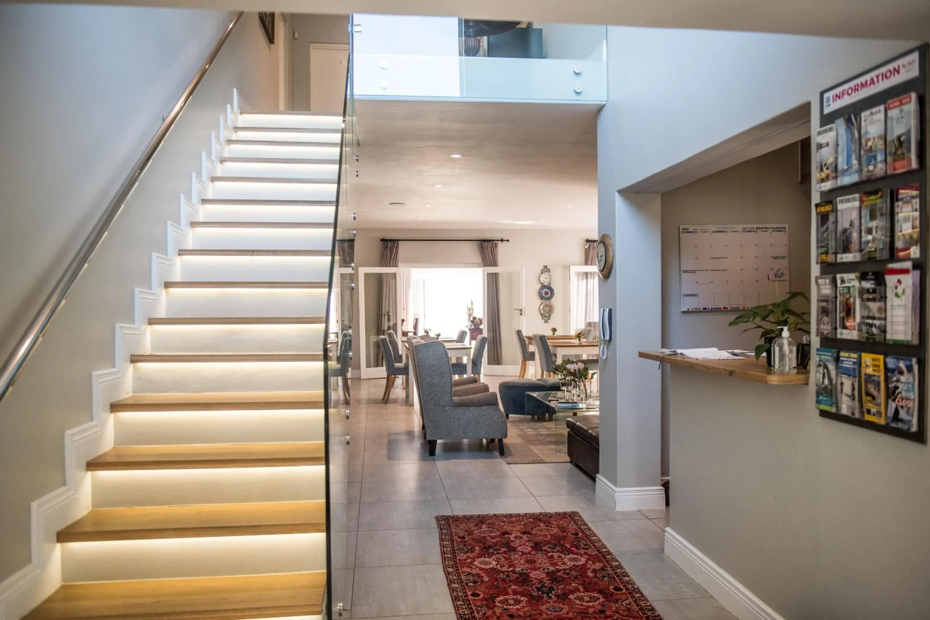 Lobby or reception in The Whale on Main B&B