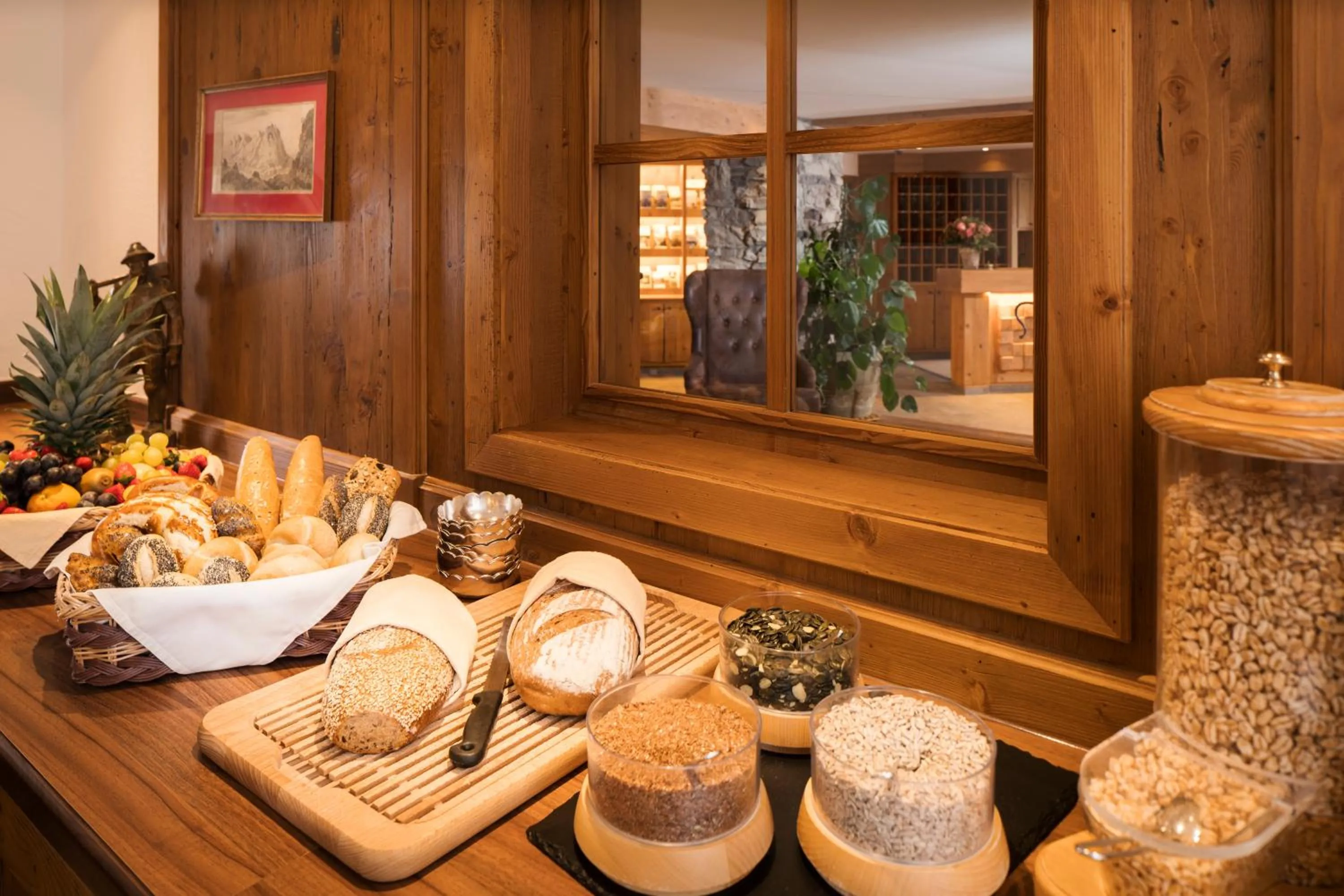 Restaurant/places to eat in Hotel Haymon