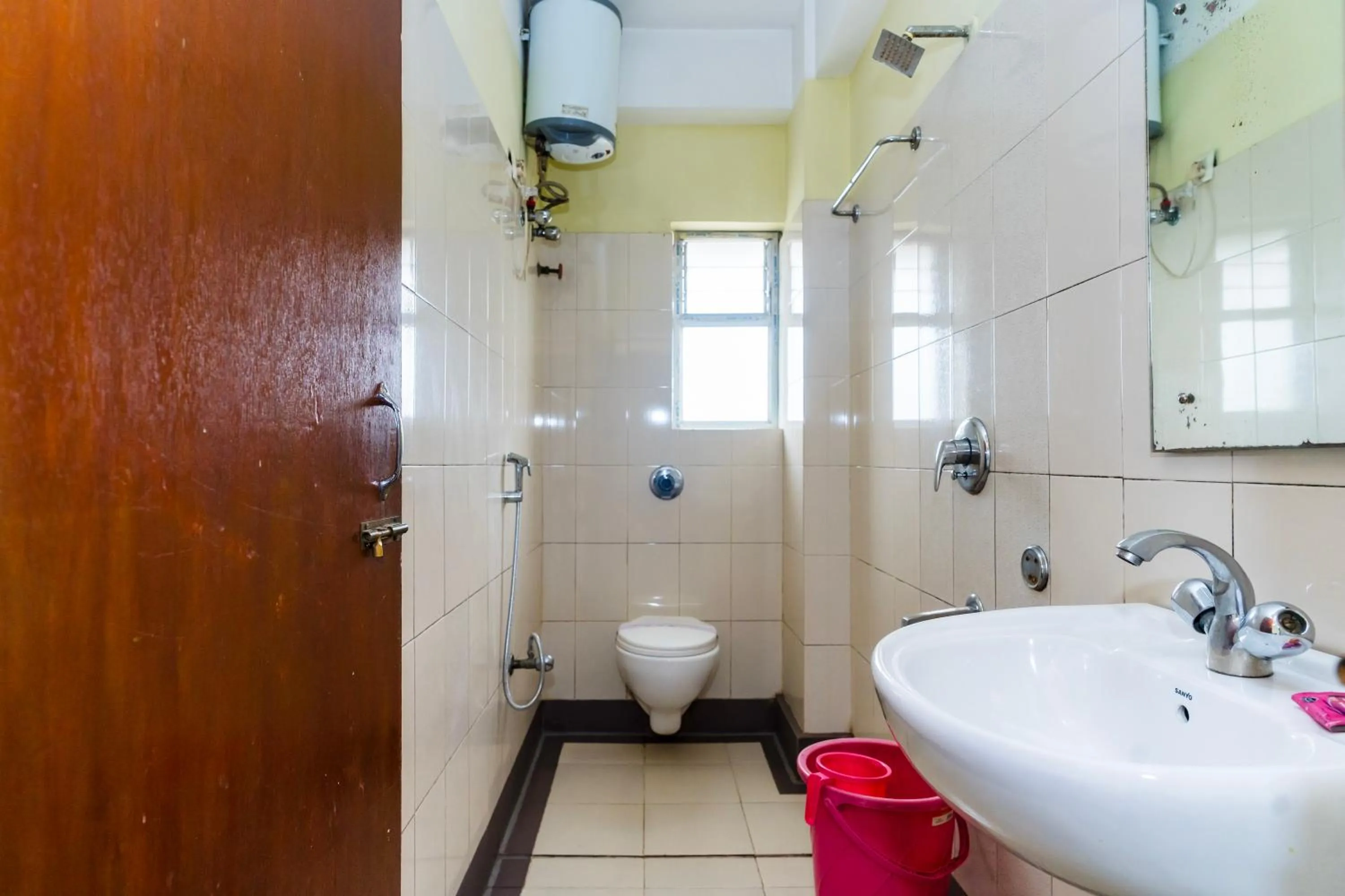 Toilet in HOTEL NILADRII GALAXY