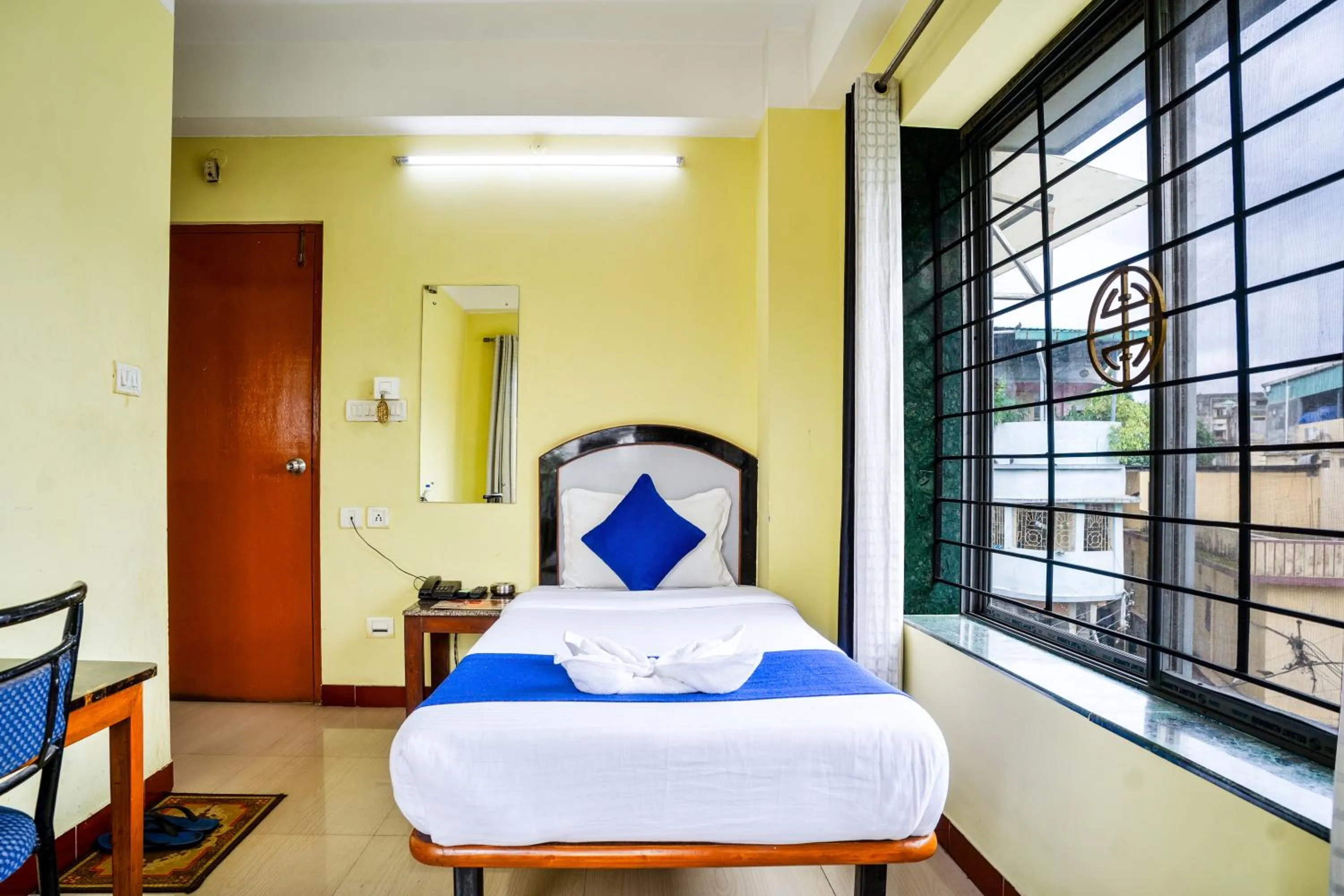 Bedroom, Bed in HOTEL NILADRII GALAXY