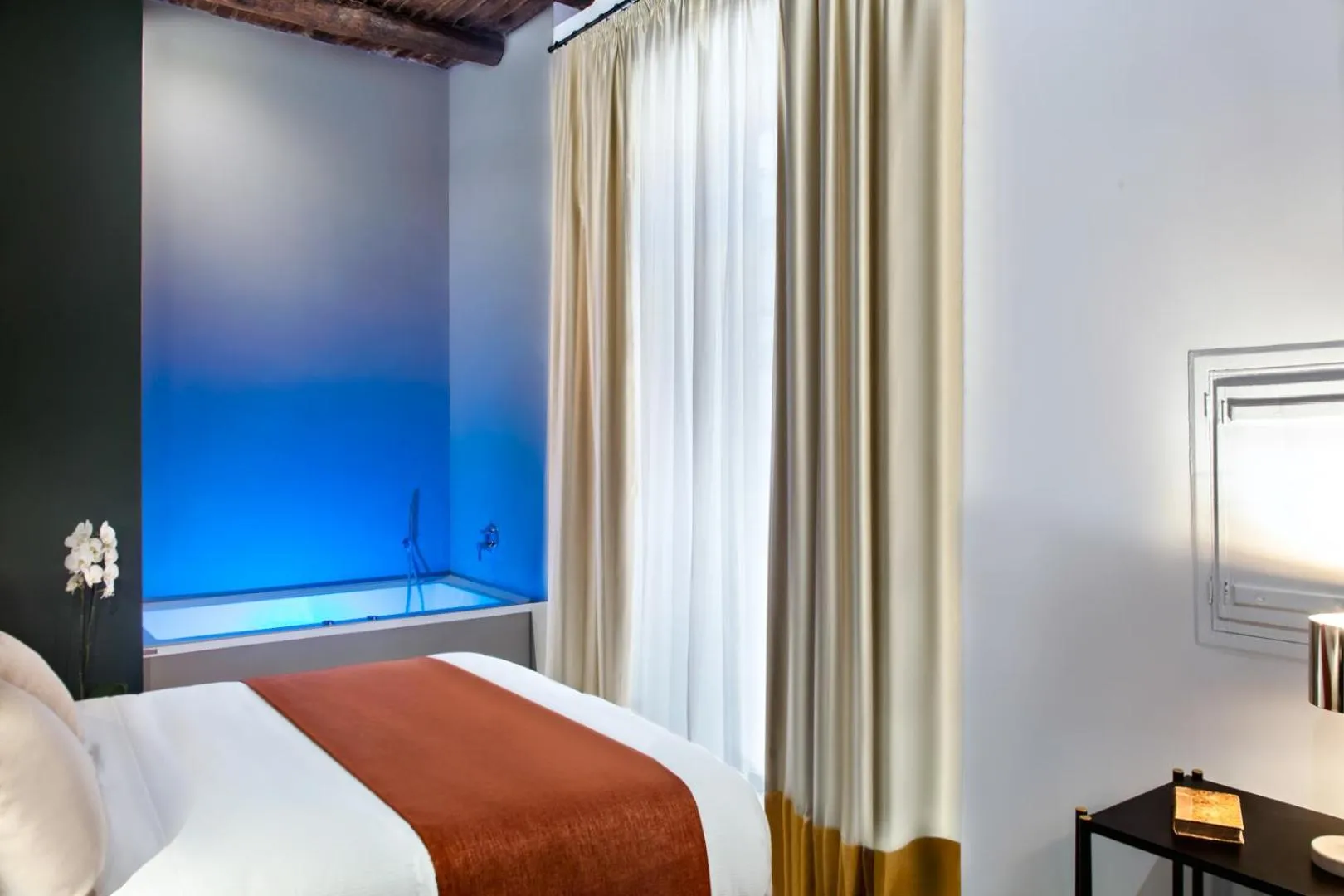 Hot Tub, Bed in Artemisia Domus - Centro Storico