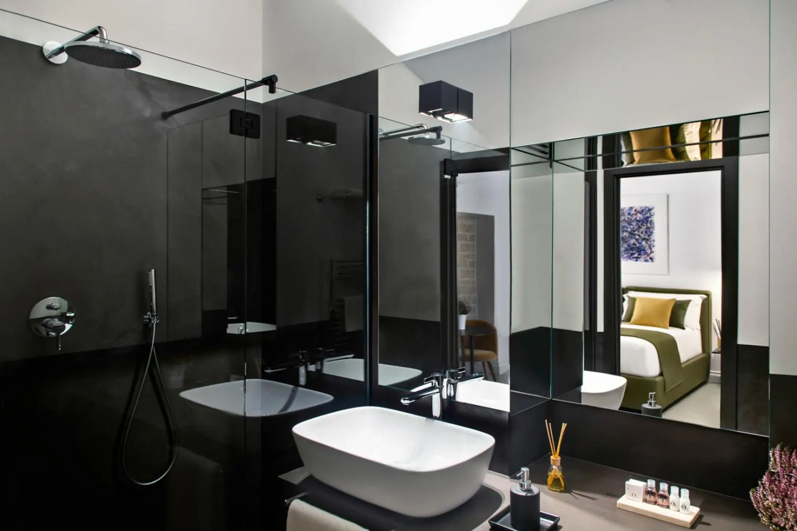 Shower in Artemisia Domus - Centro Storico