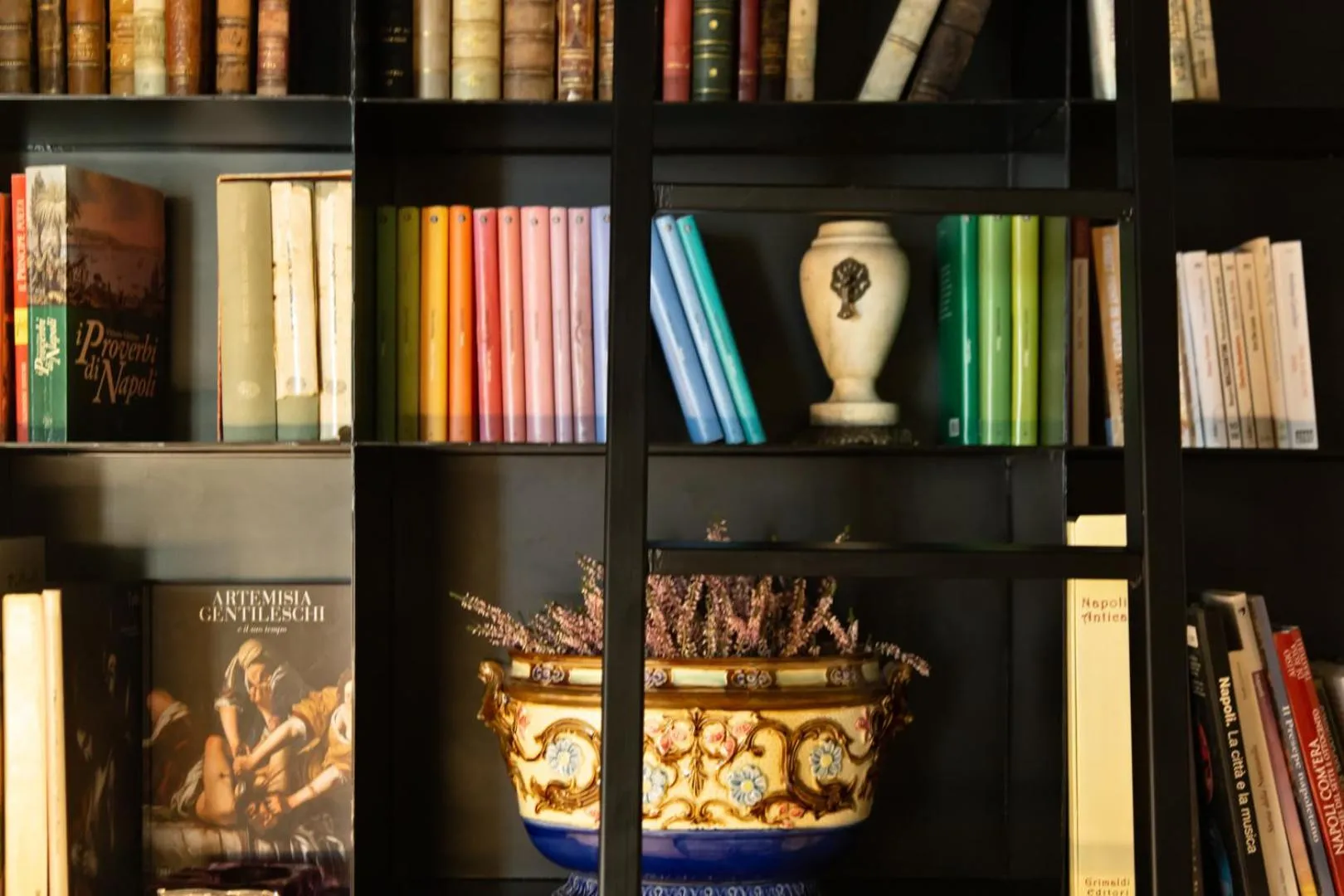 Library in Artemisia Domus - Centro Storico