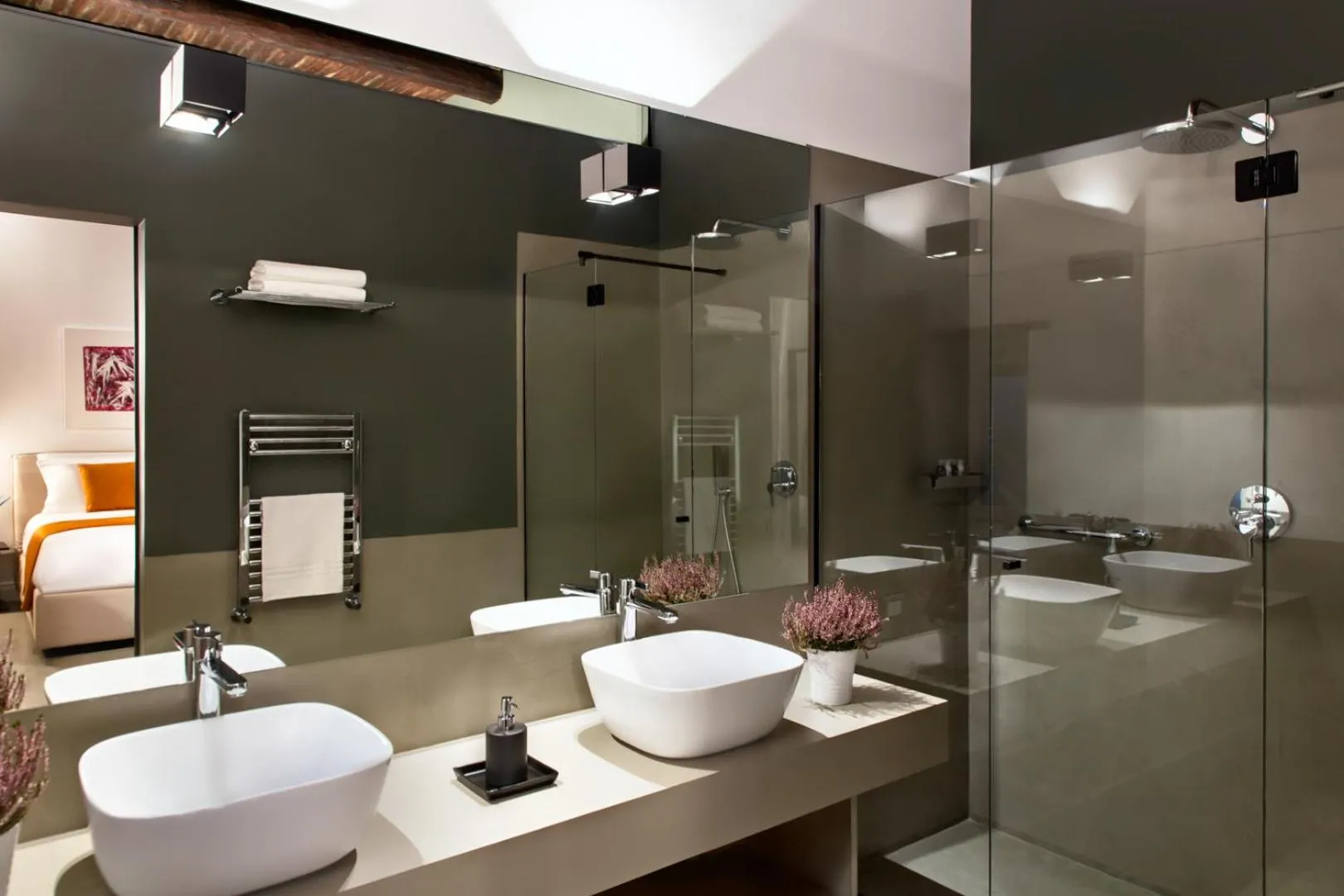 Shower in Artemisia Domus - Centro Storico