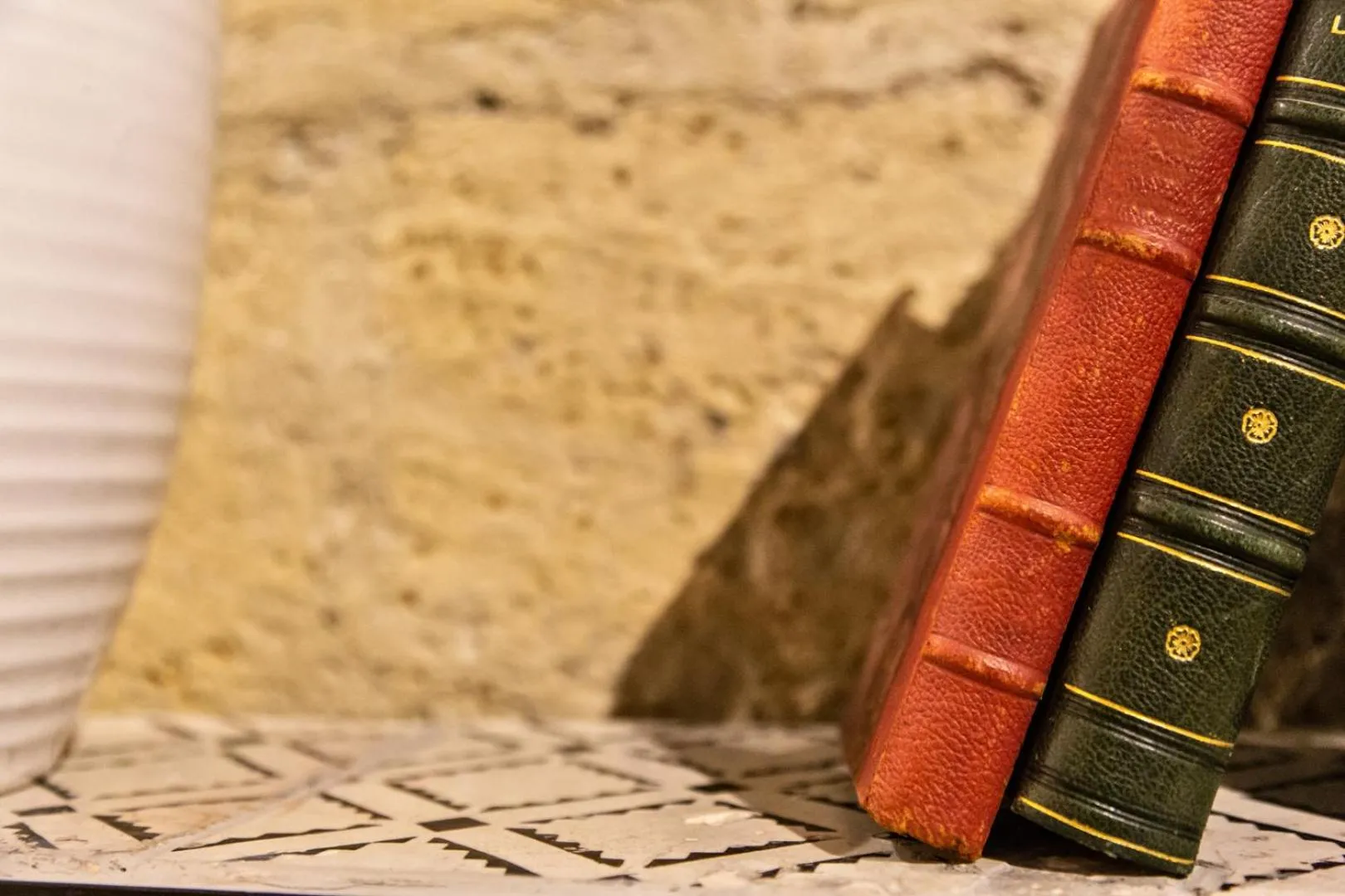 Decorative detail in Artemisia Domus - Centro Storico