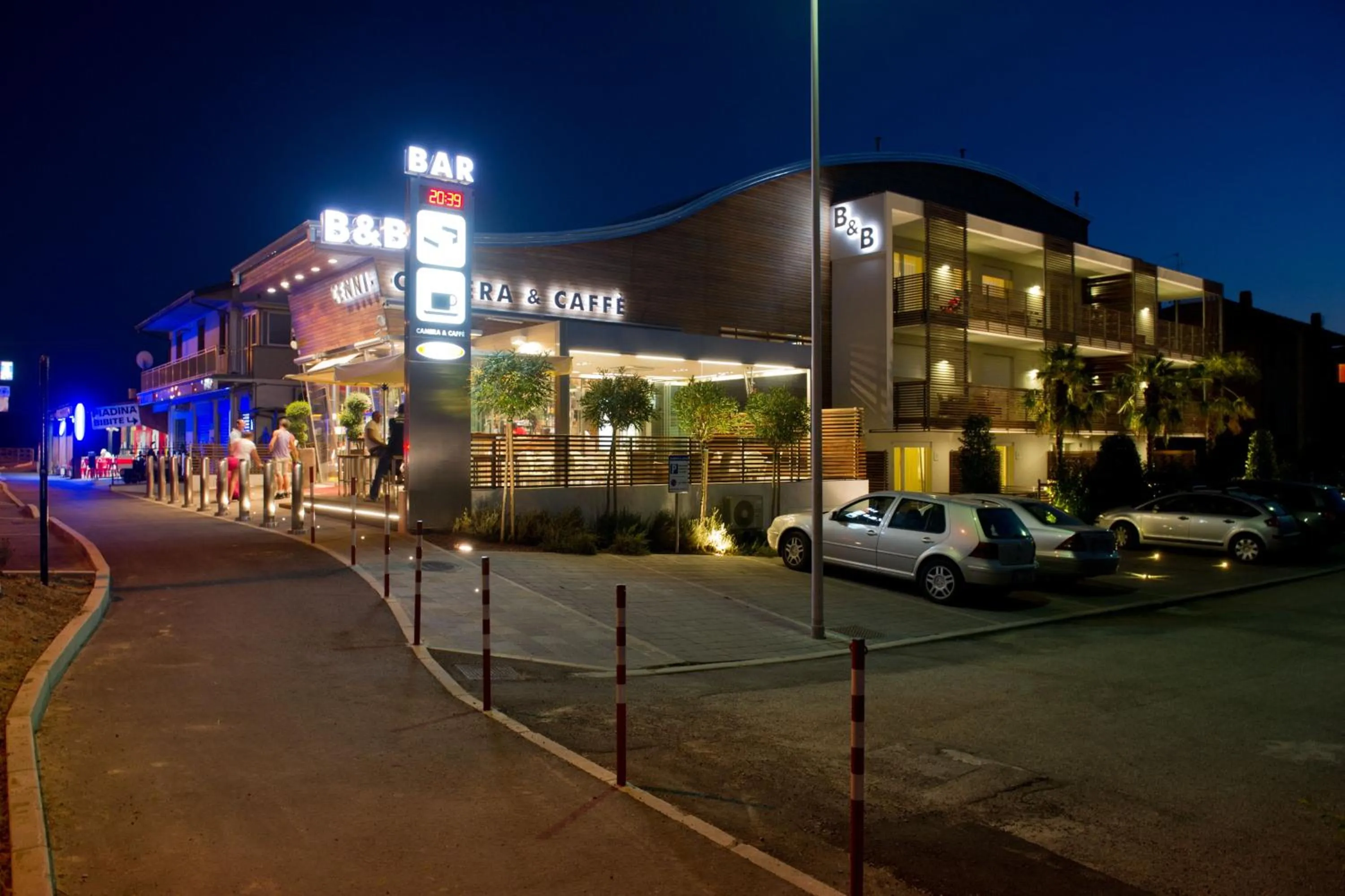 Property building in Camera & Caffè Cenni