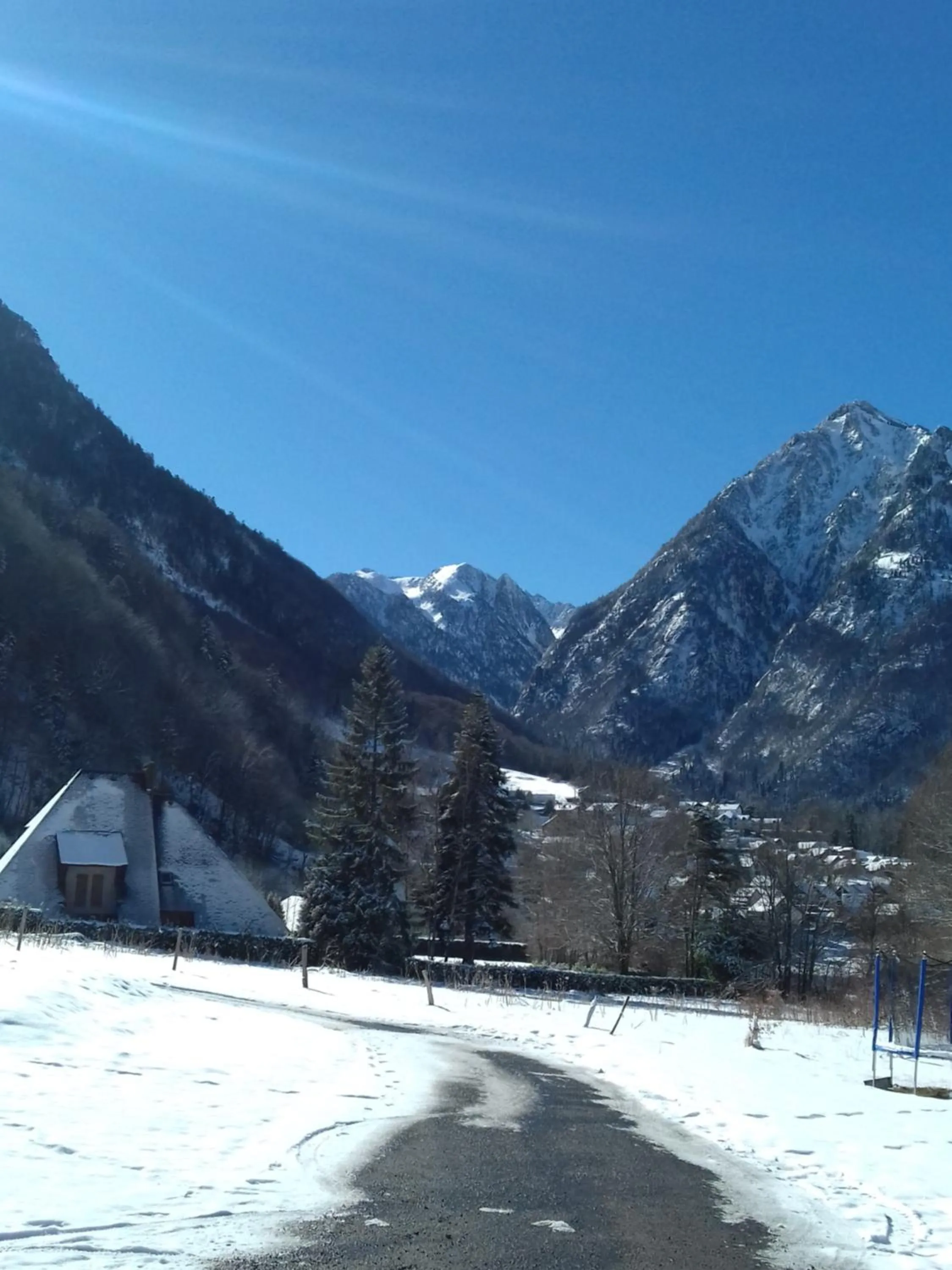 Quiet street view in Chambres d'Hôtes La Balaguère