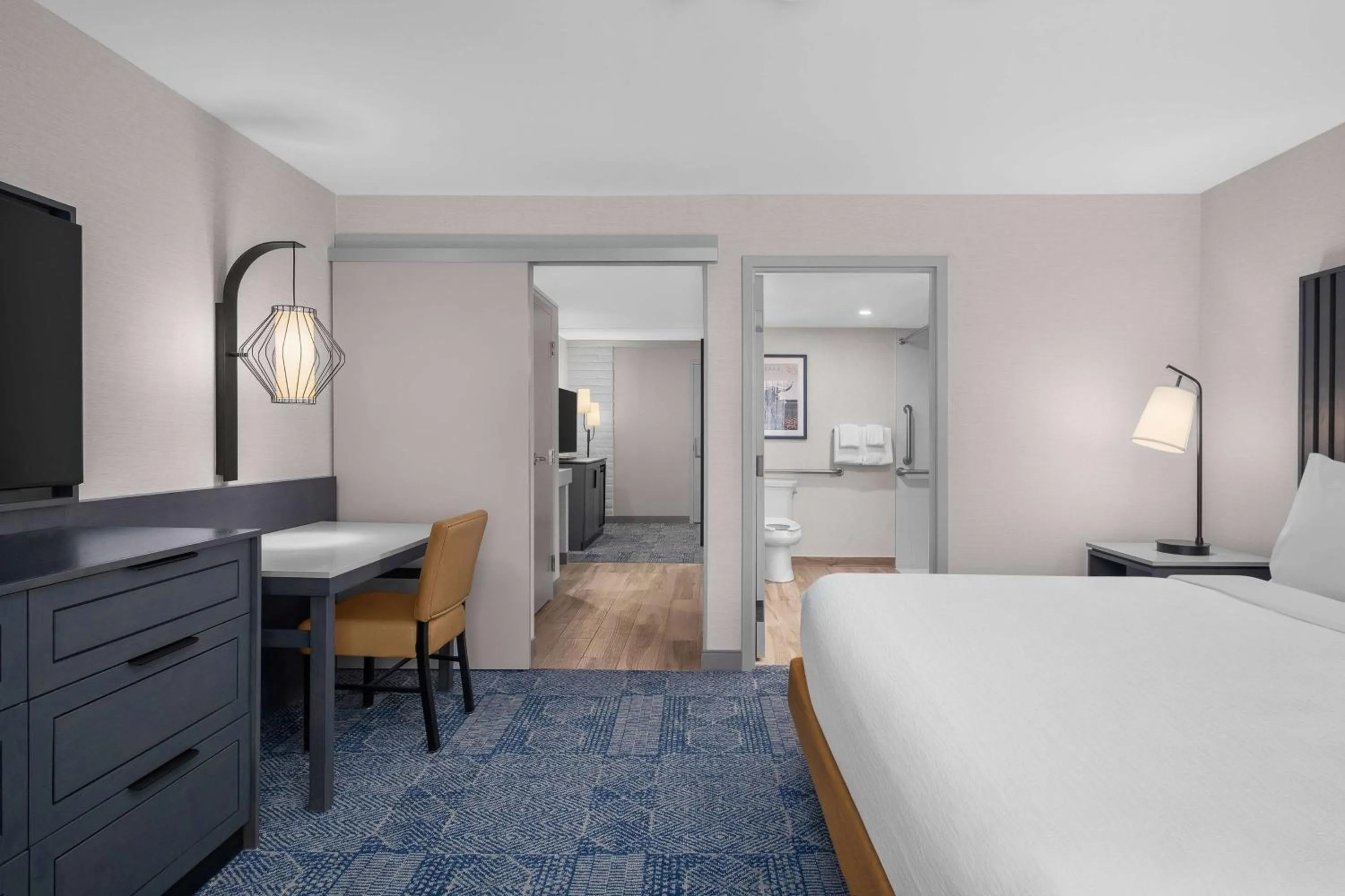 Bed in Embassy Suites by Hilton El Paso