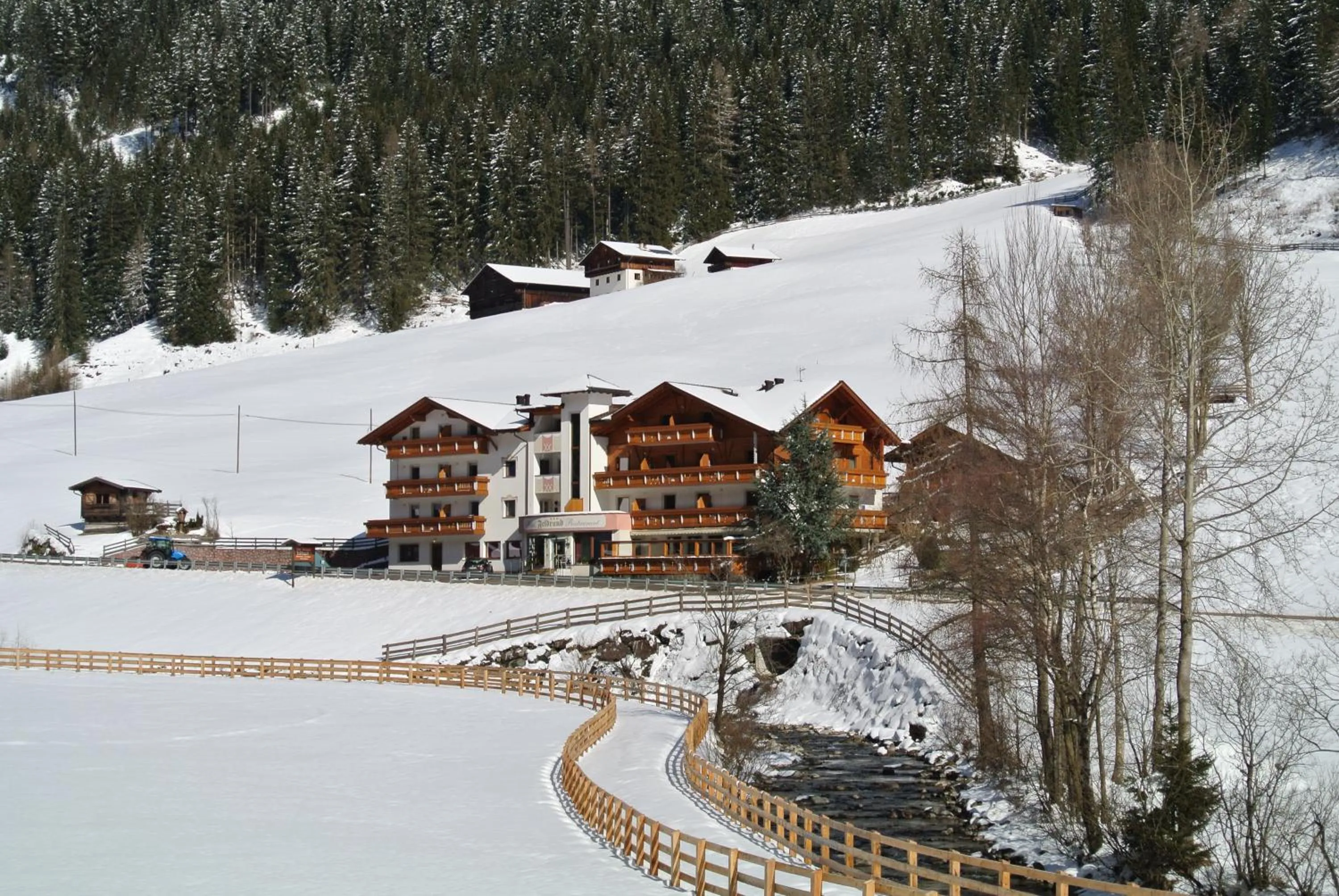 Facade/entrance in Hotel Feldrand