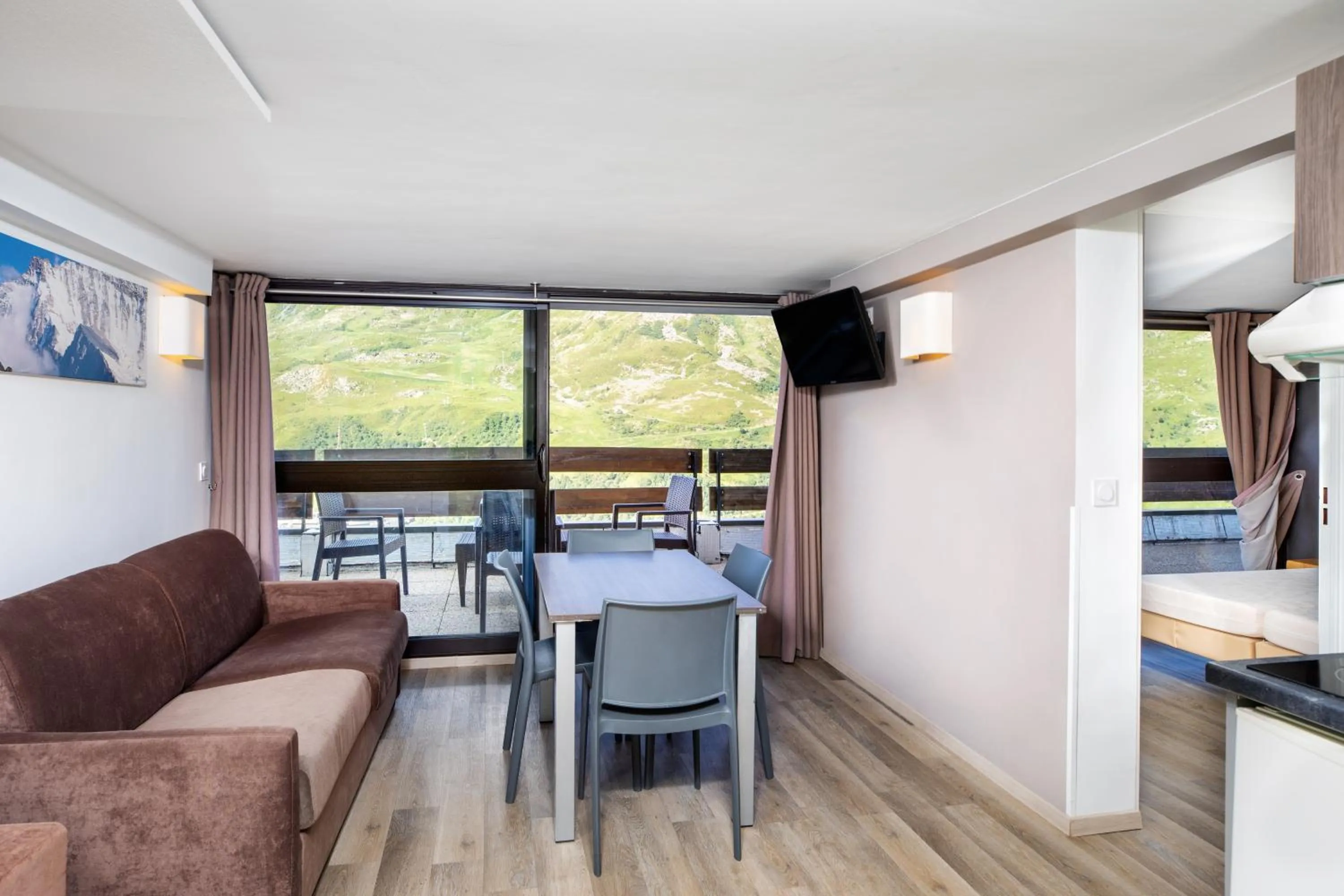 Living room in SOWELL RESIDENCES Pierre Blanche