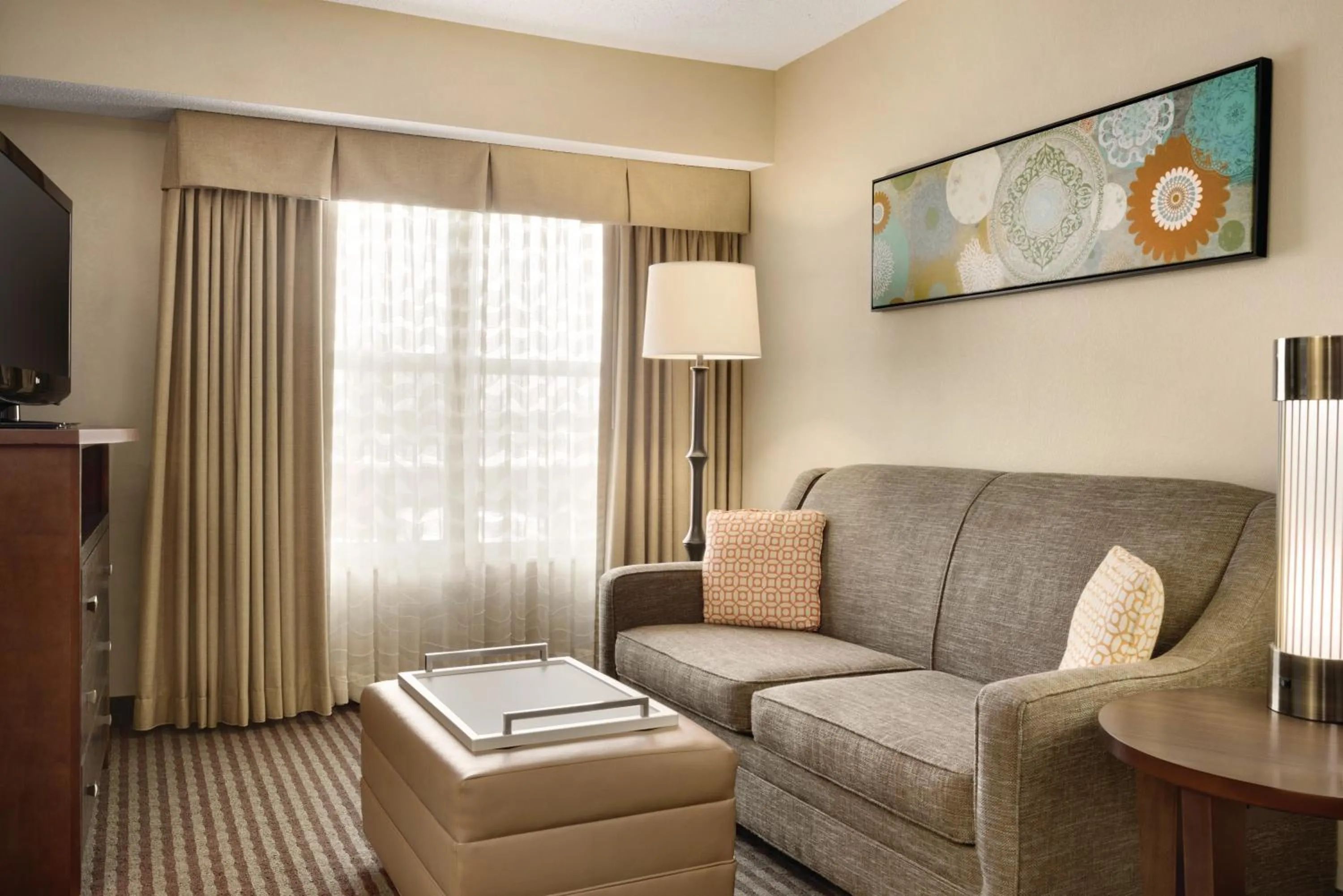 Seating area in Homewood Suites Grand Rapids
