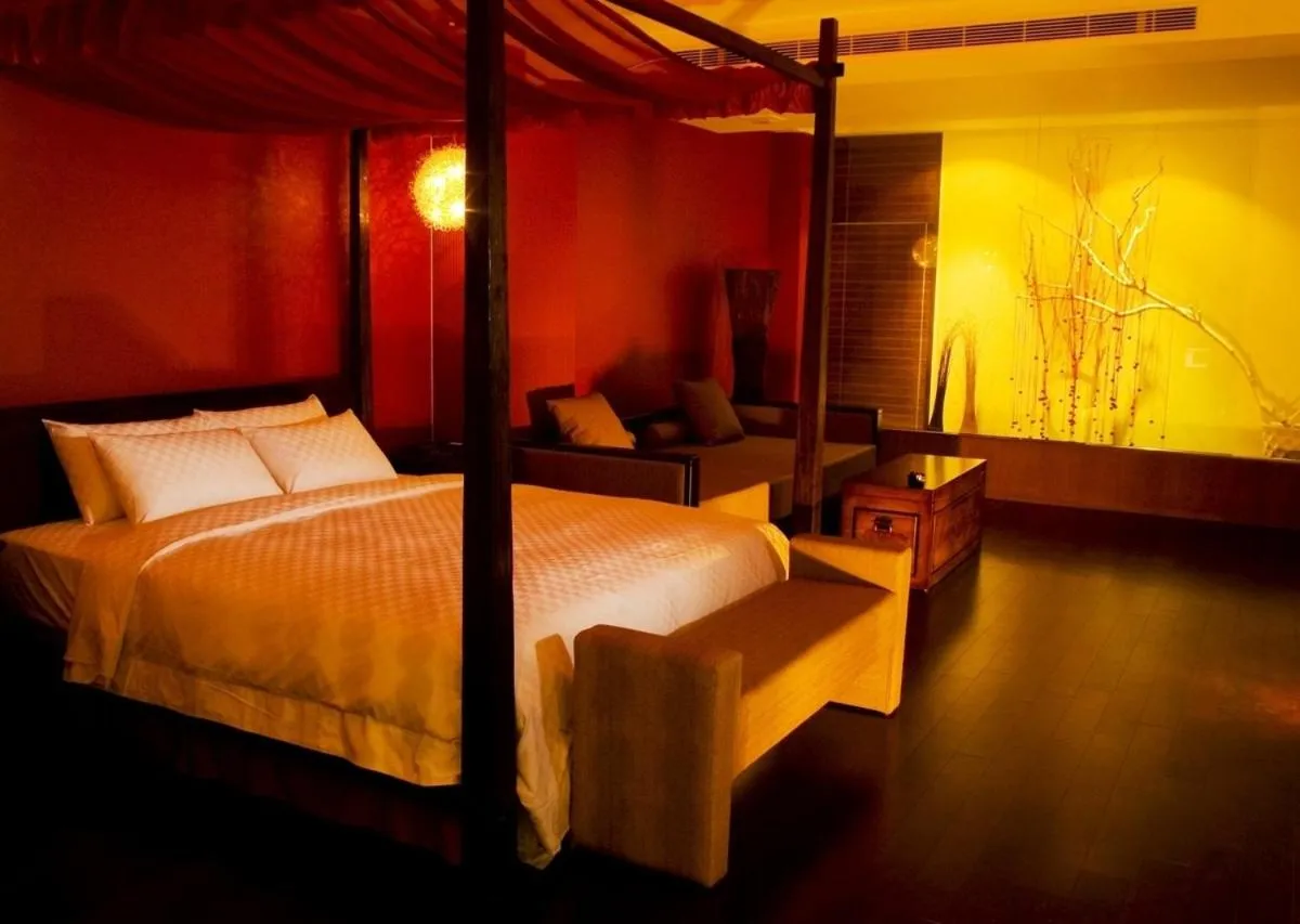 Bed in Hip Spa Motel