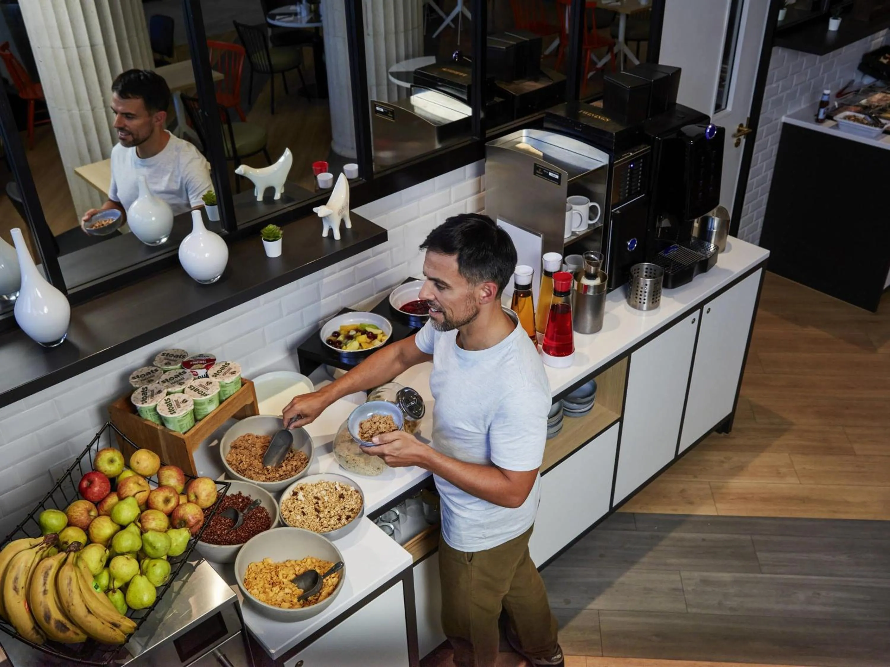 Breakfast in Aparthotel Adagio Liverpool City Centre