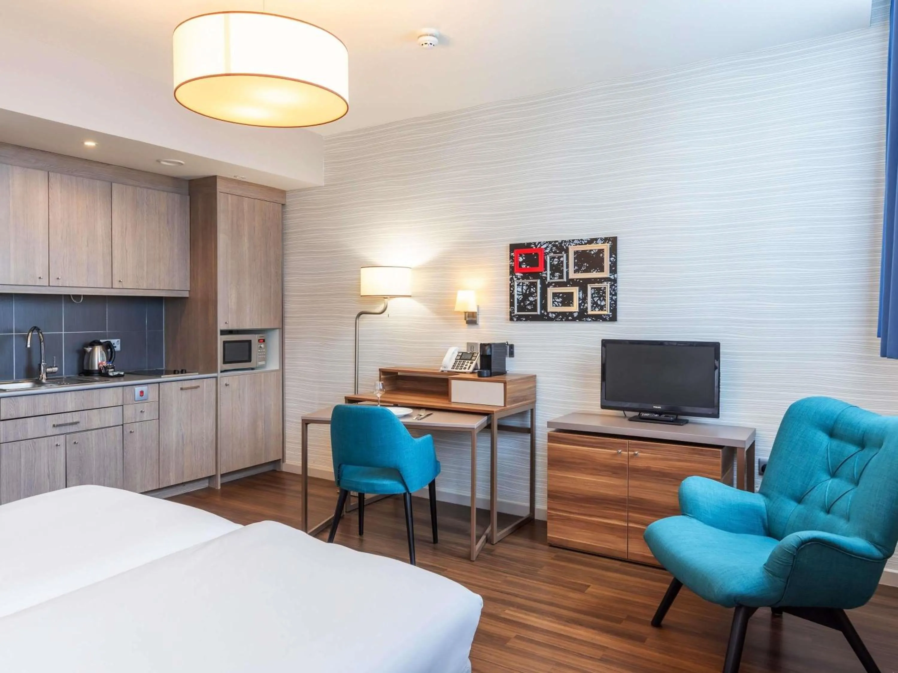 Bedroom, Bed in Aparthotel Adagio Liverpool City Centre