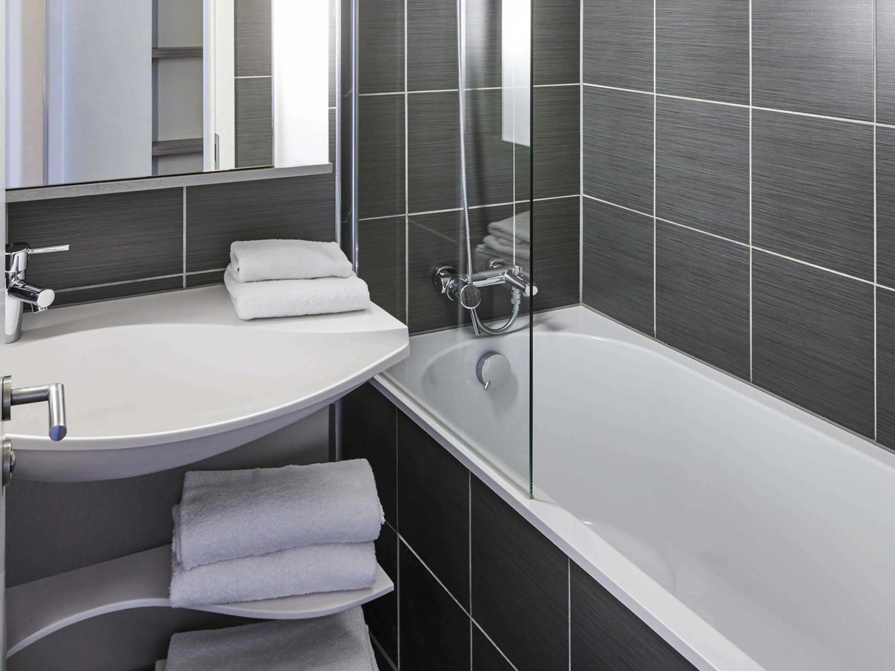 Bedroom in Aparthotel Adagio Liverpool City Centre