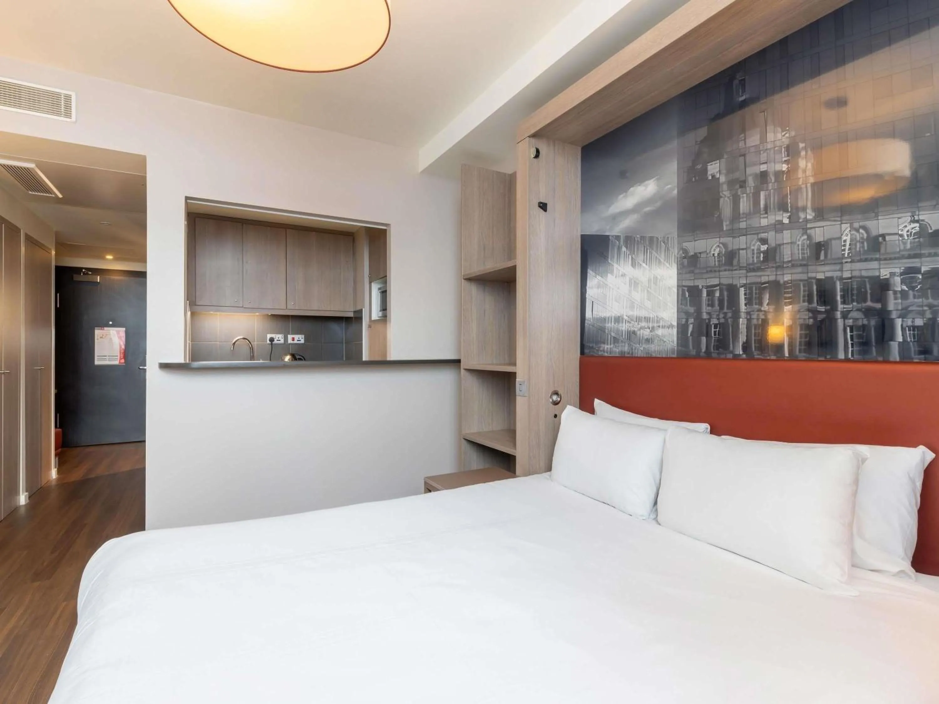 Bedroom, Bed in Aparthotel Adagio Liverpool City Centre