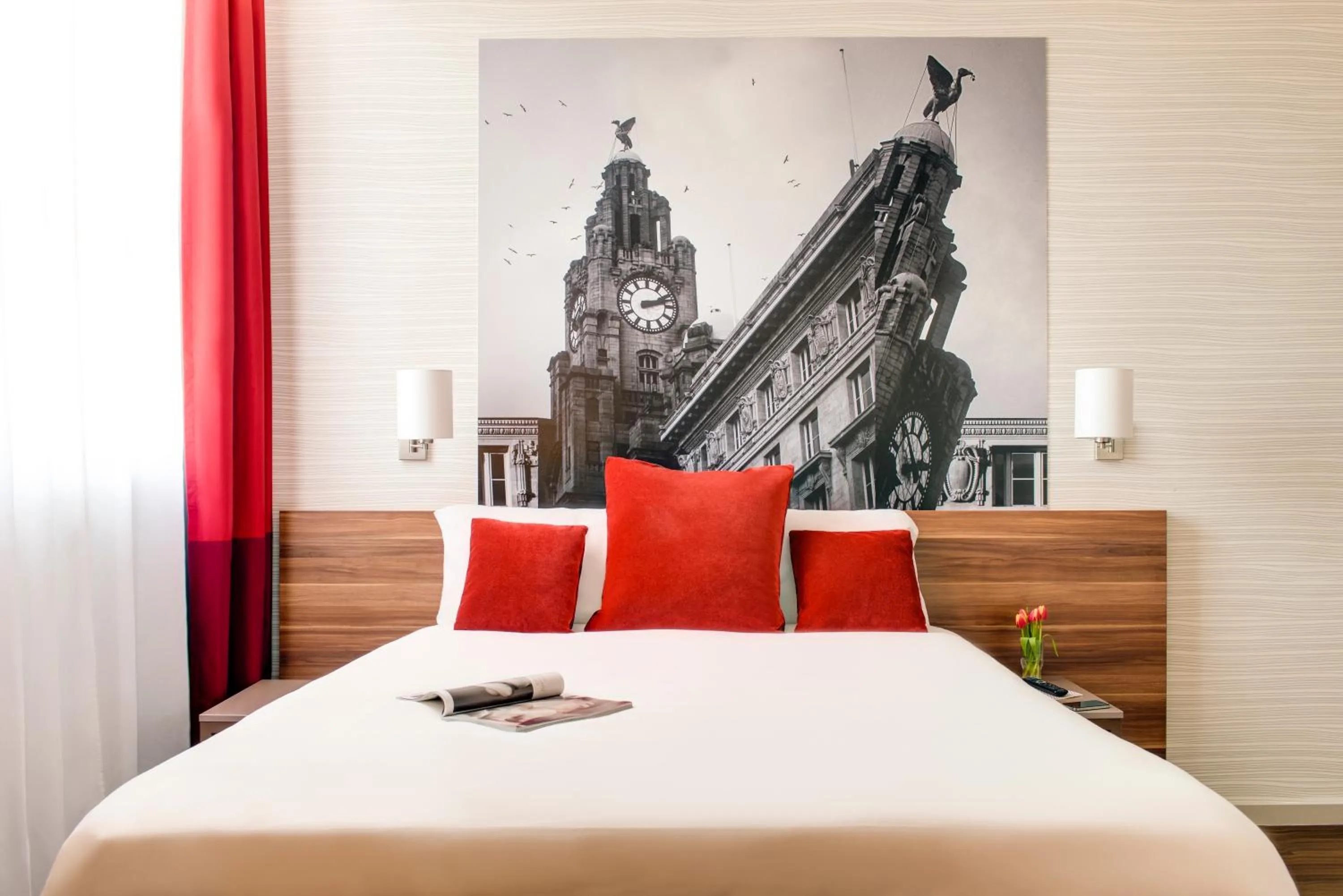 Bed in Aparthotel Adagio Liverpool City Centre