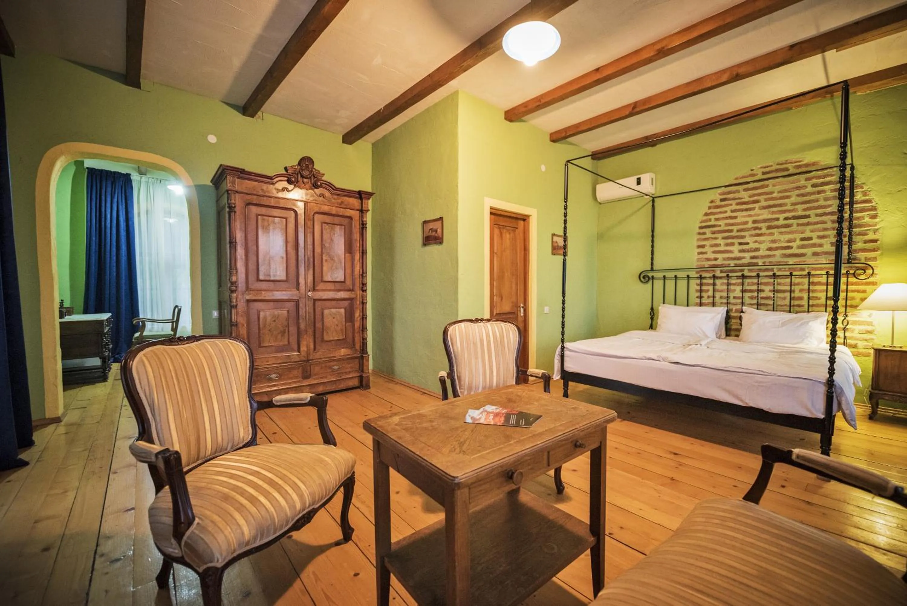 Bedroom, Bed in Chateau Mere