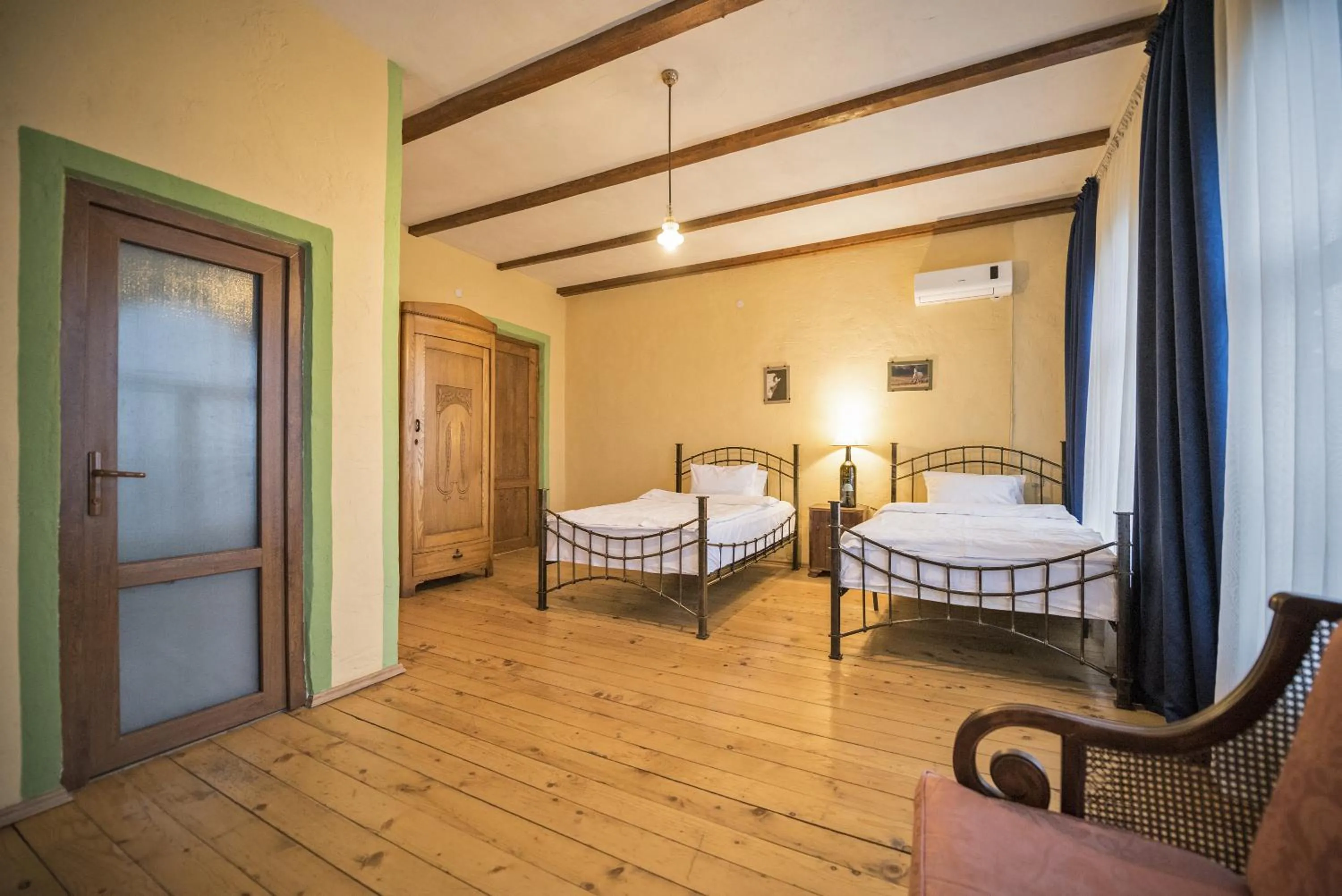 Bedroom, Bed in Chateau Mere