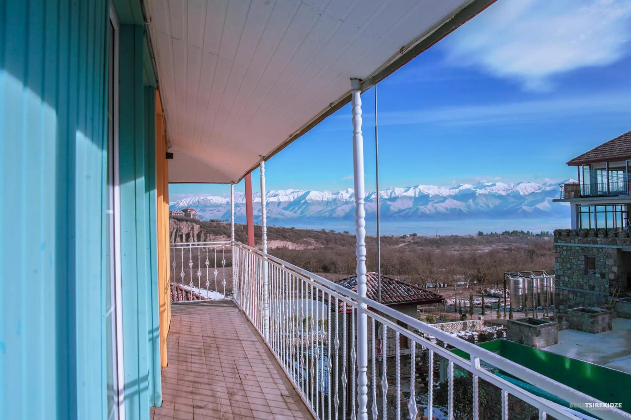 Property building in Chateau Mere