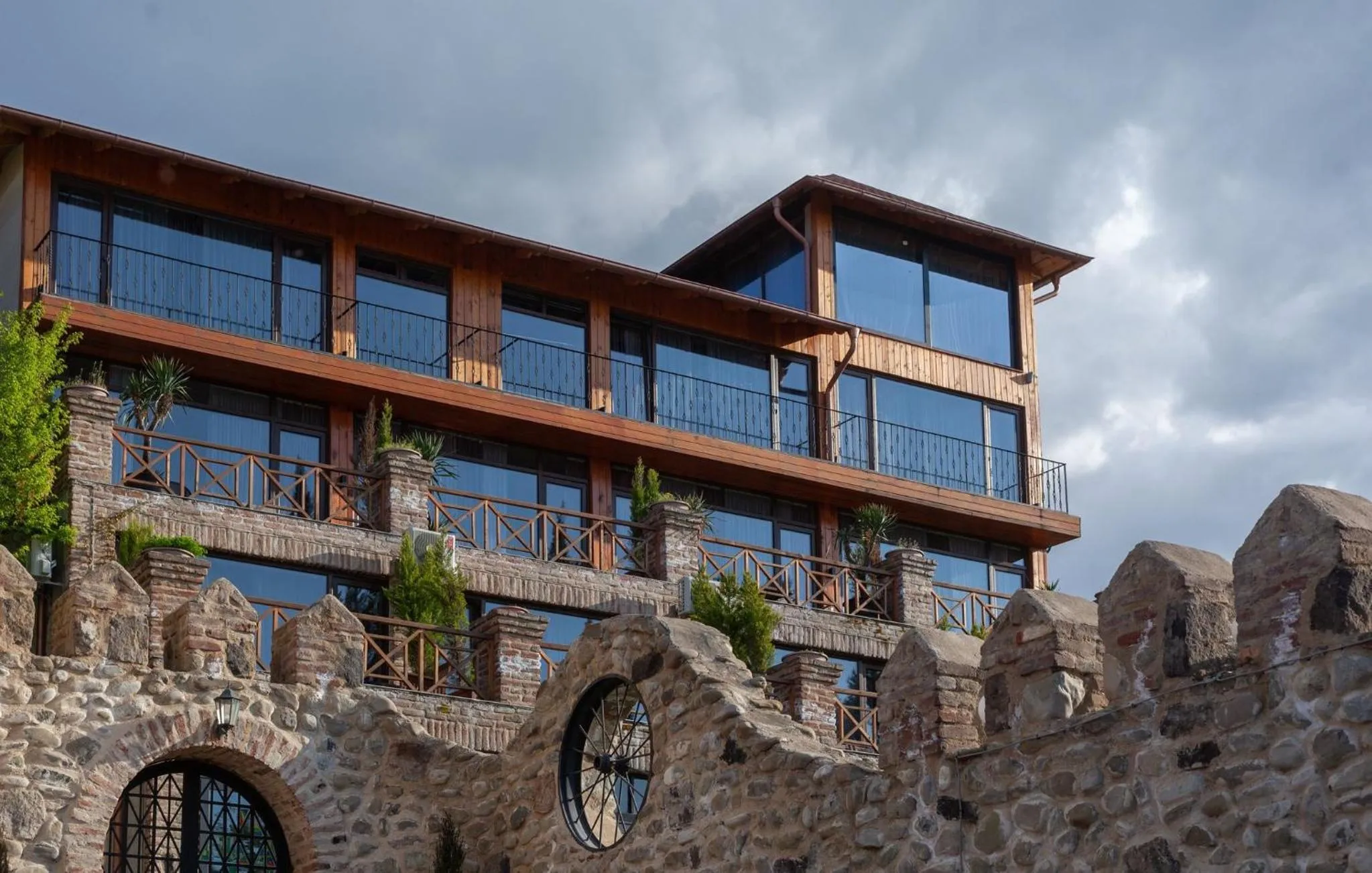 Property building in Chateau Mere