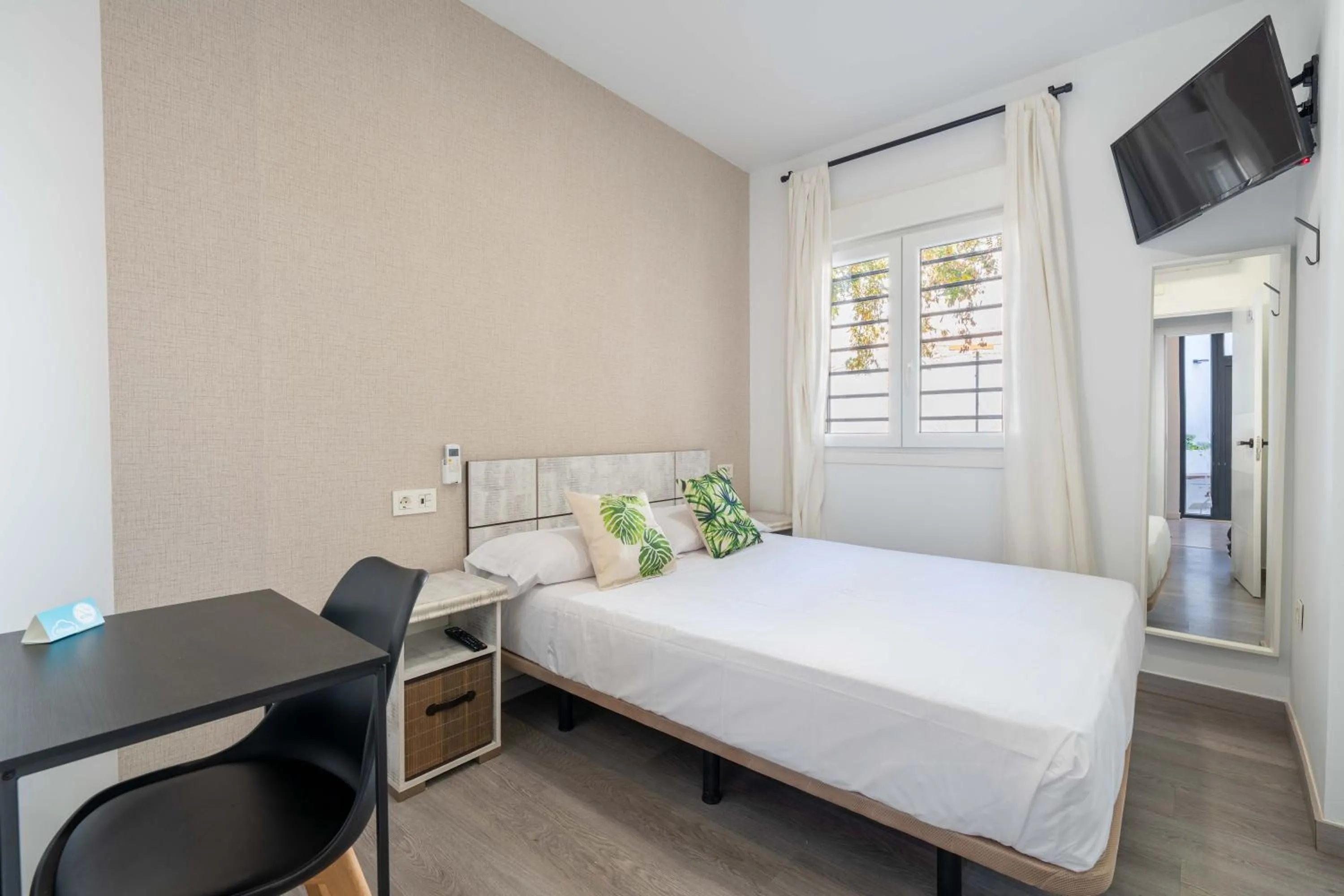 Bed in BF Rooms Almeria Centro