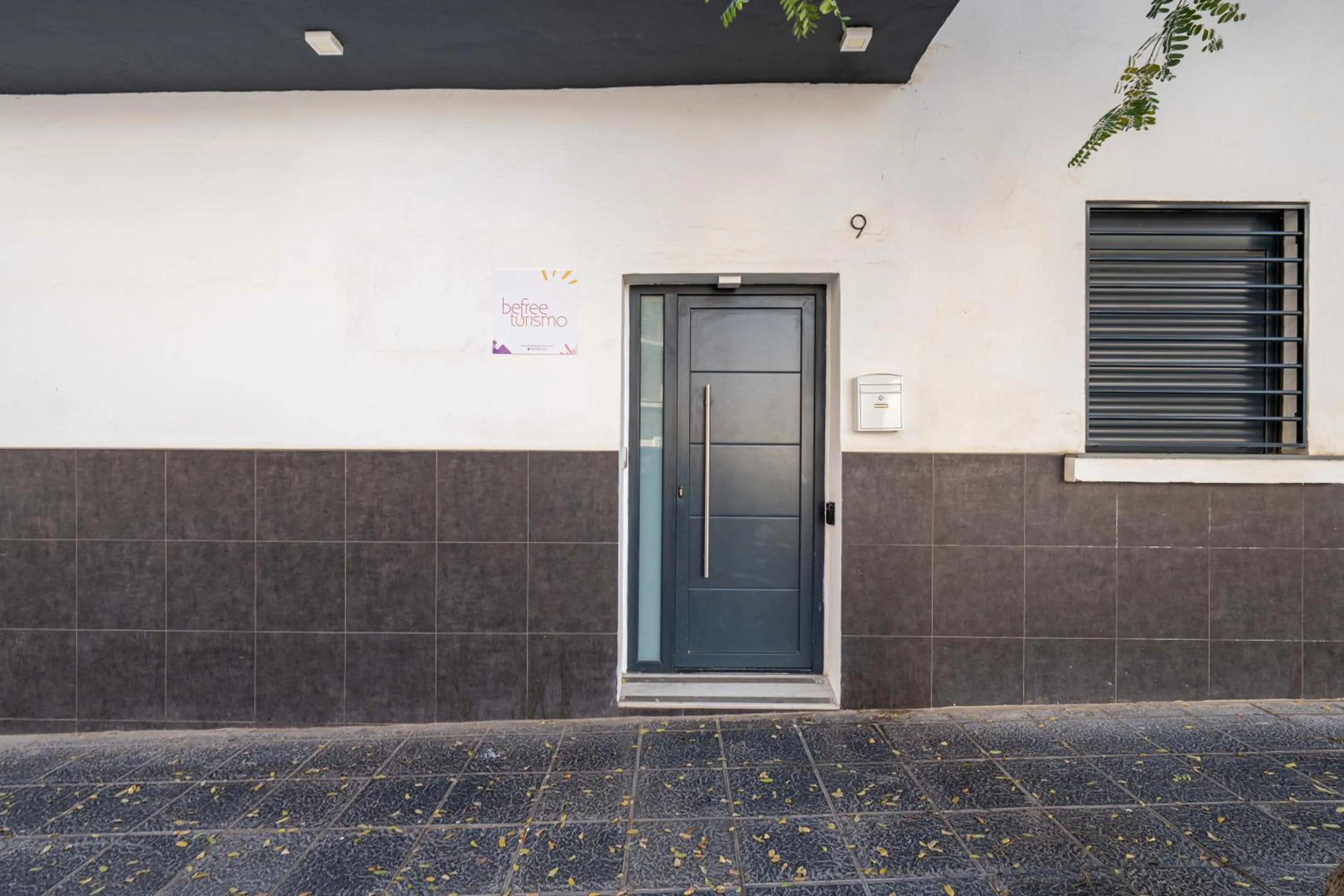 Property building in BF Rooms Almeria Centro