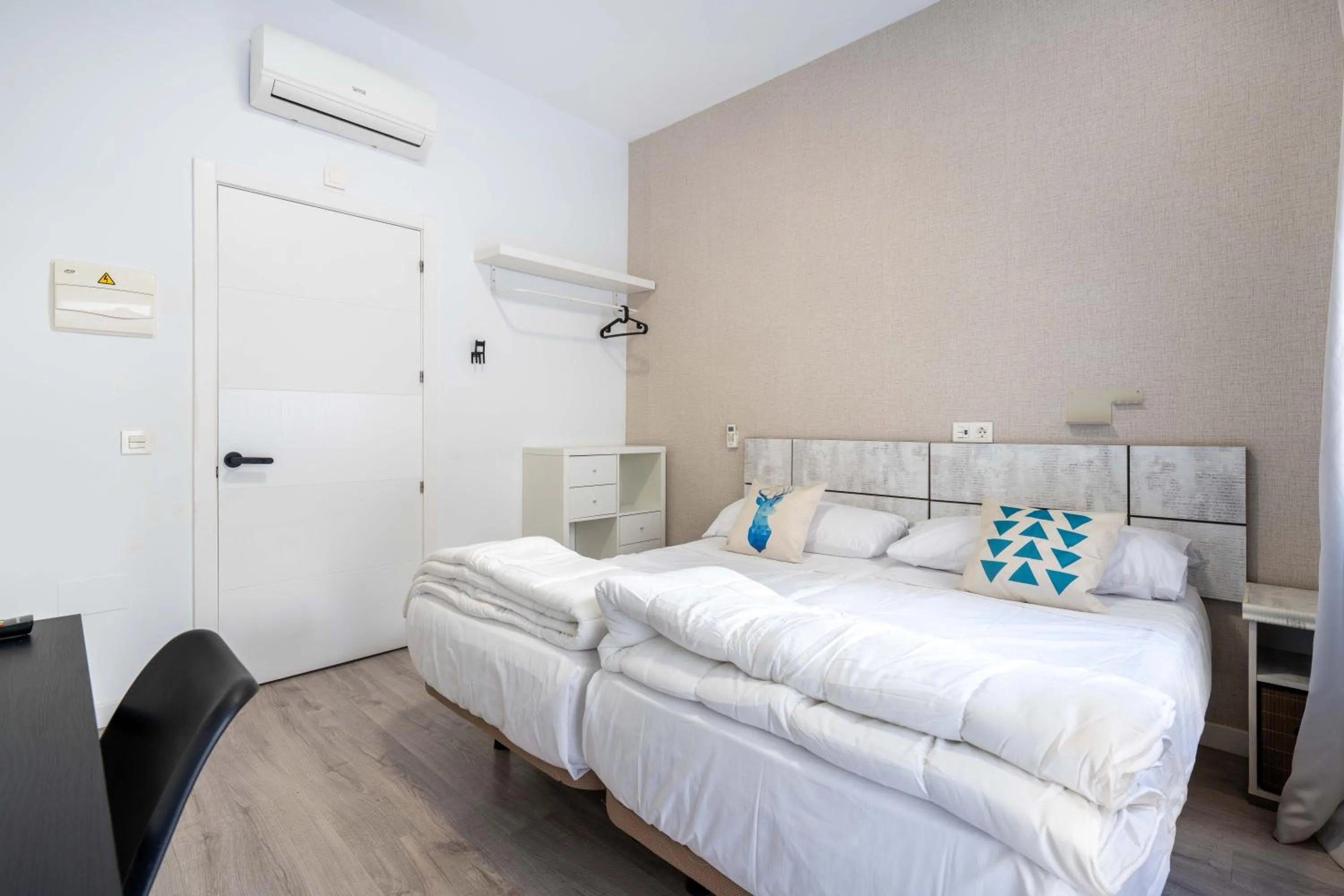 Bed in BF Rooms Almeria Centro