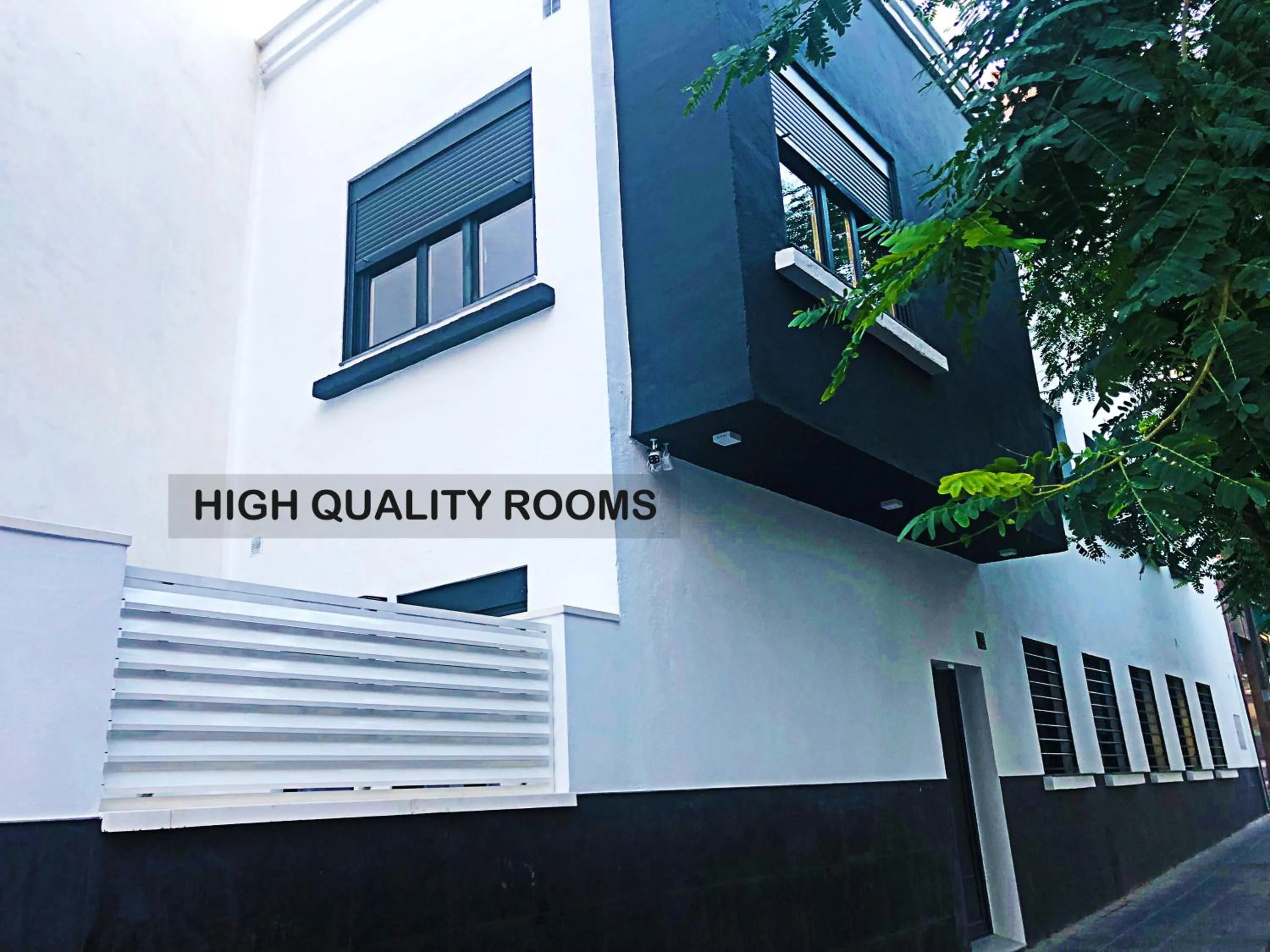 Facade/entrance in BF Rooms Almeria Centro