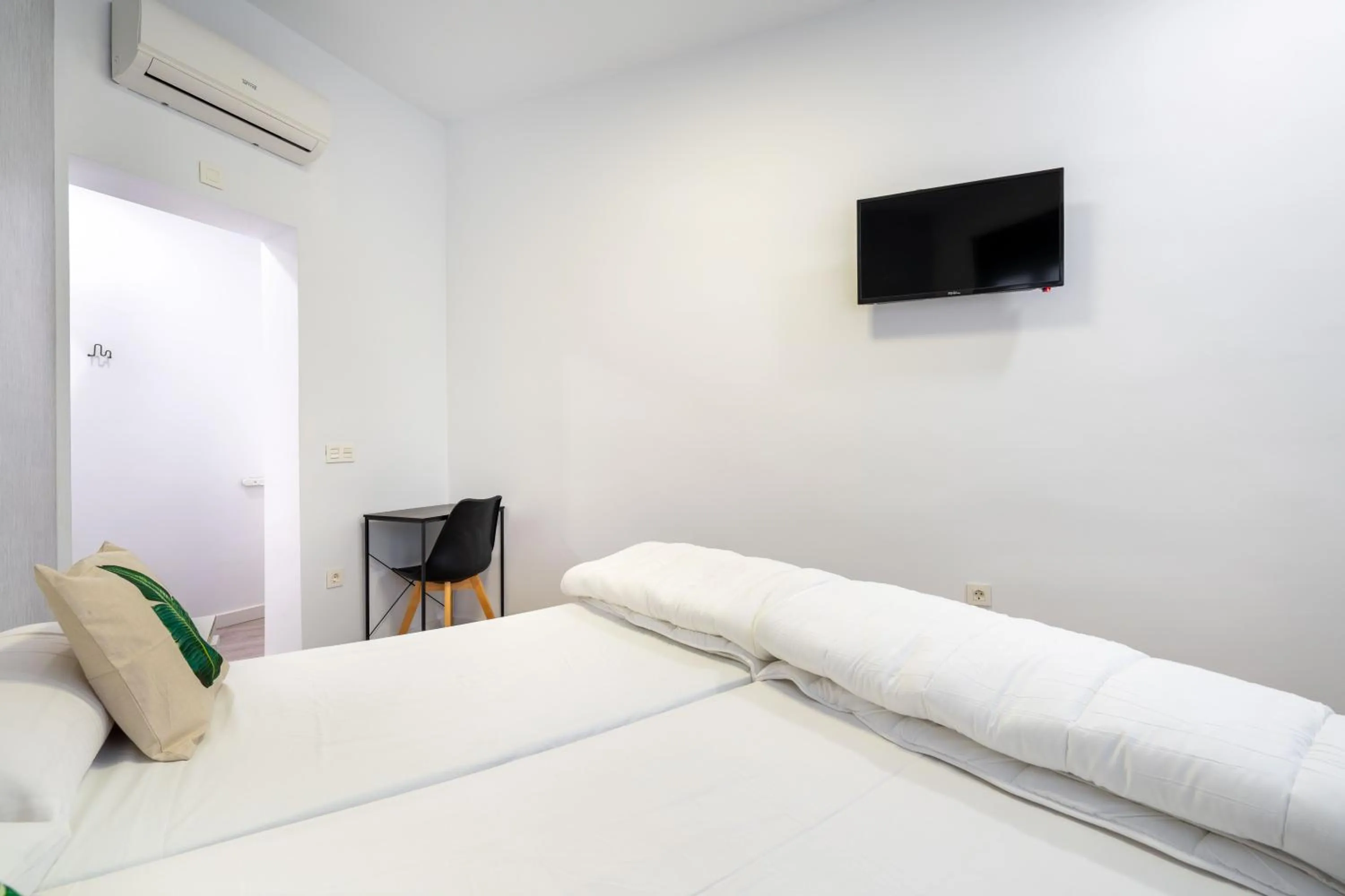 Bed in BF Rooms Almeria Centro