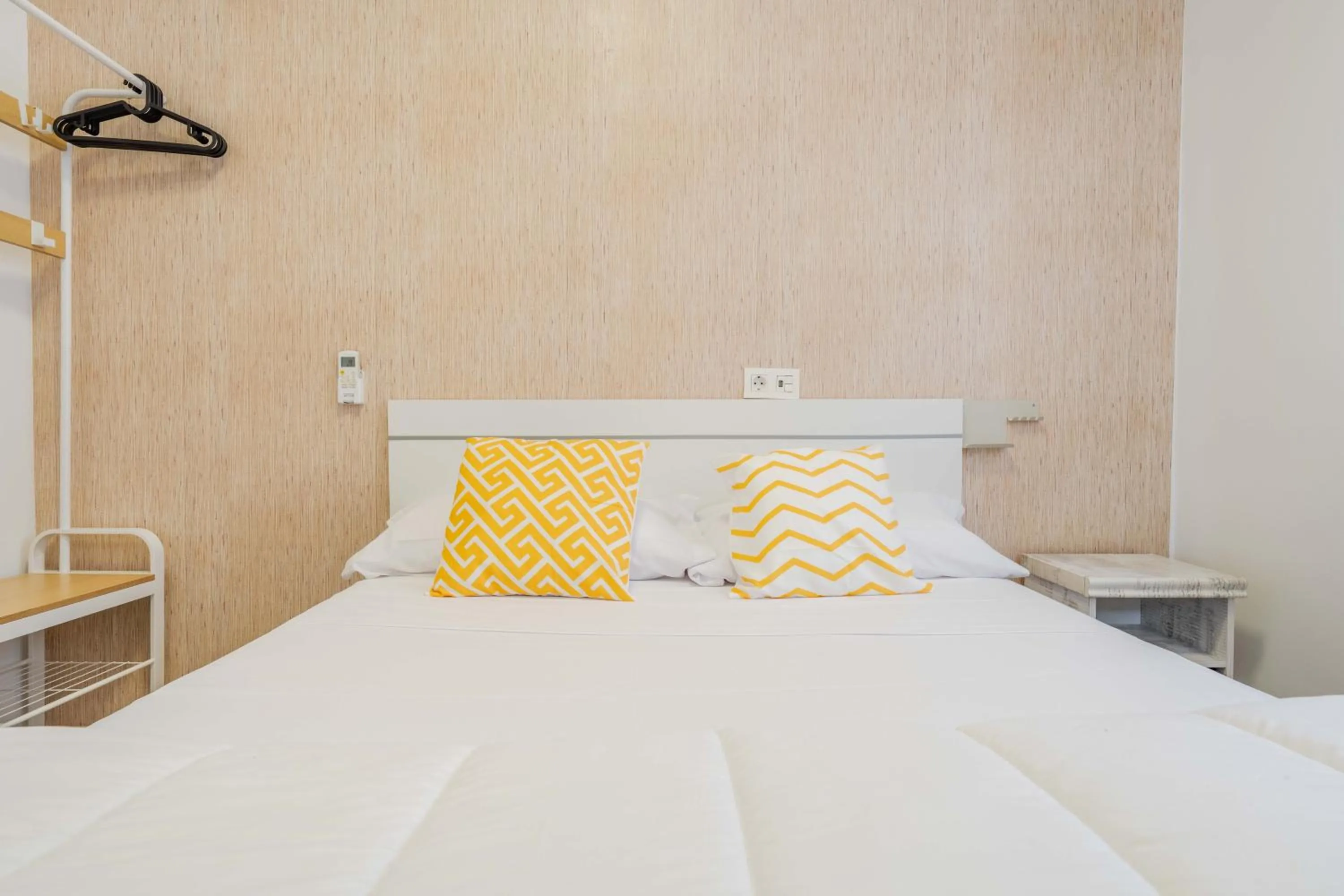 Bed in BF Rooms Almeria Centro