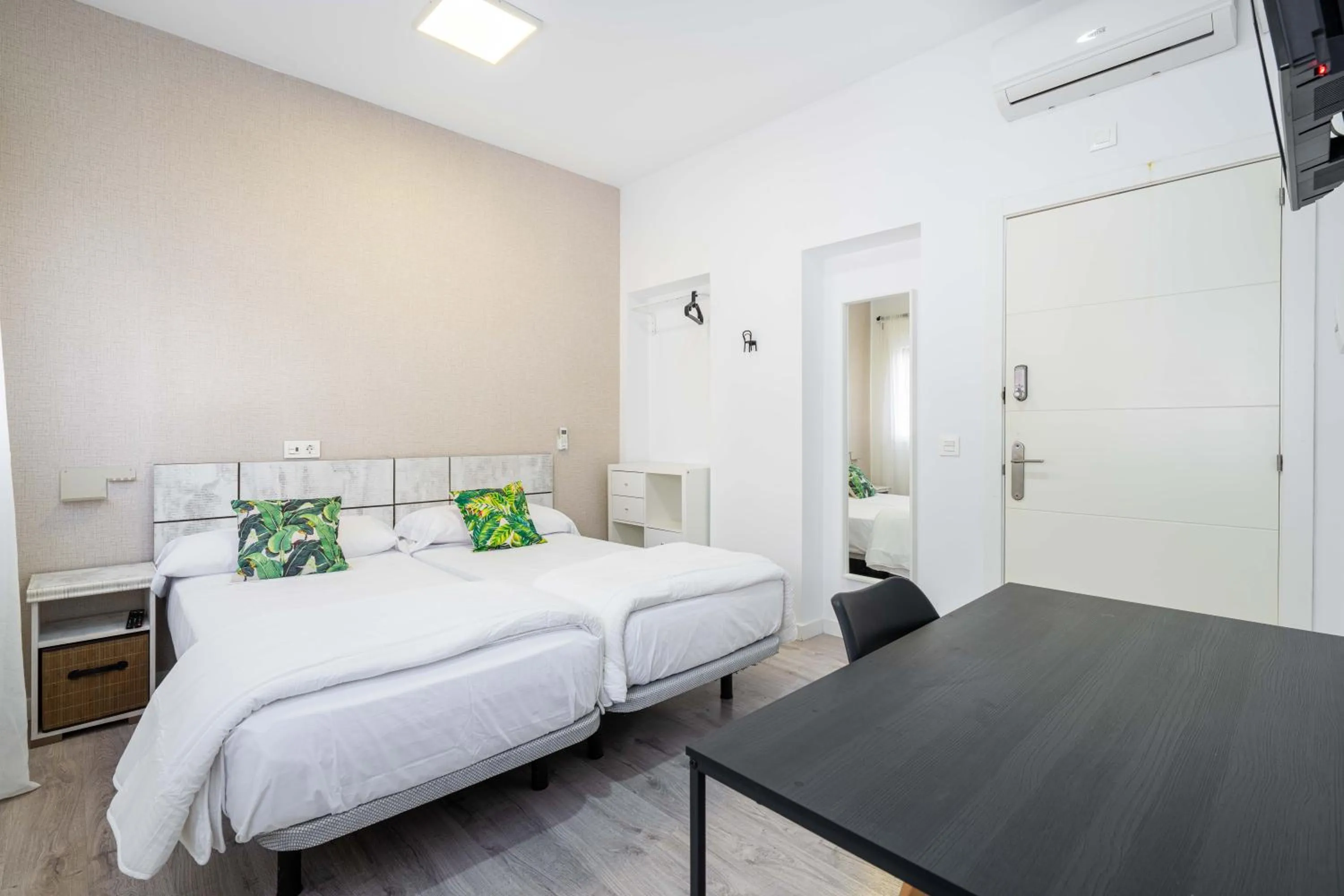 Bed in BF Rooms Almeria Centro