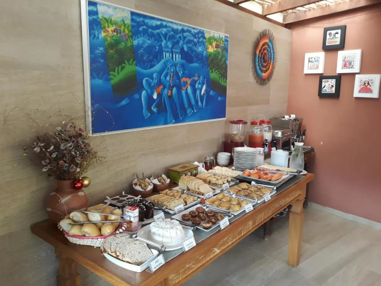 Buffet breakfast in Pousada Bahia Bella