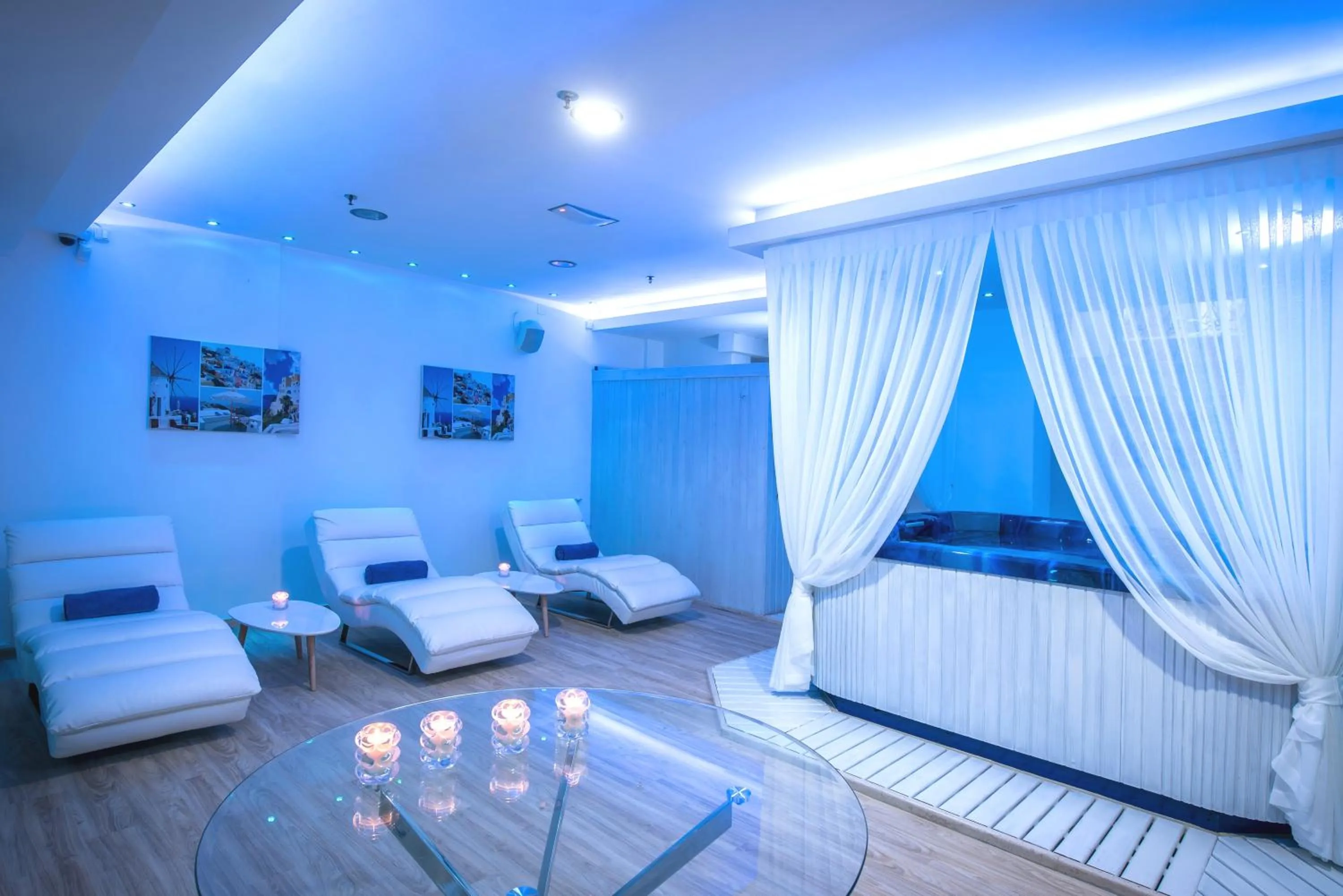 Hot Tub, Bed in Odyssia Beach Hotel