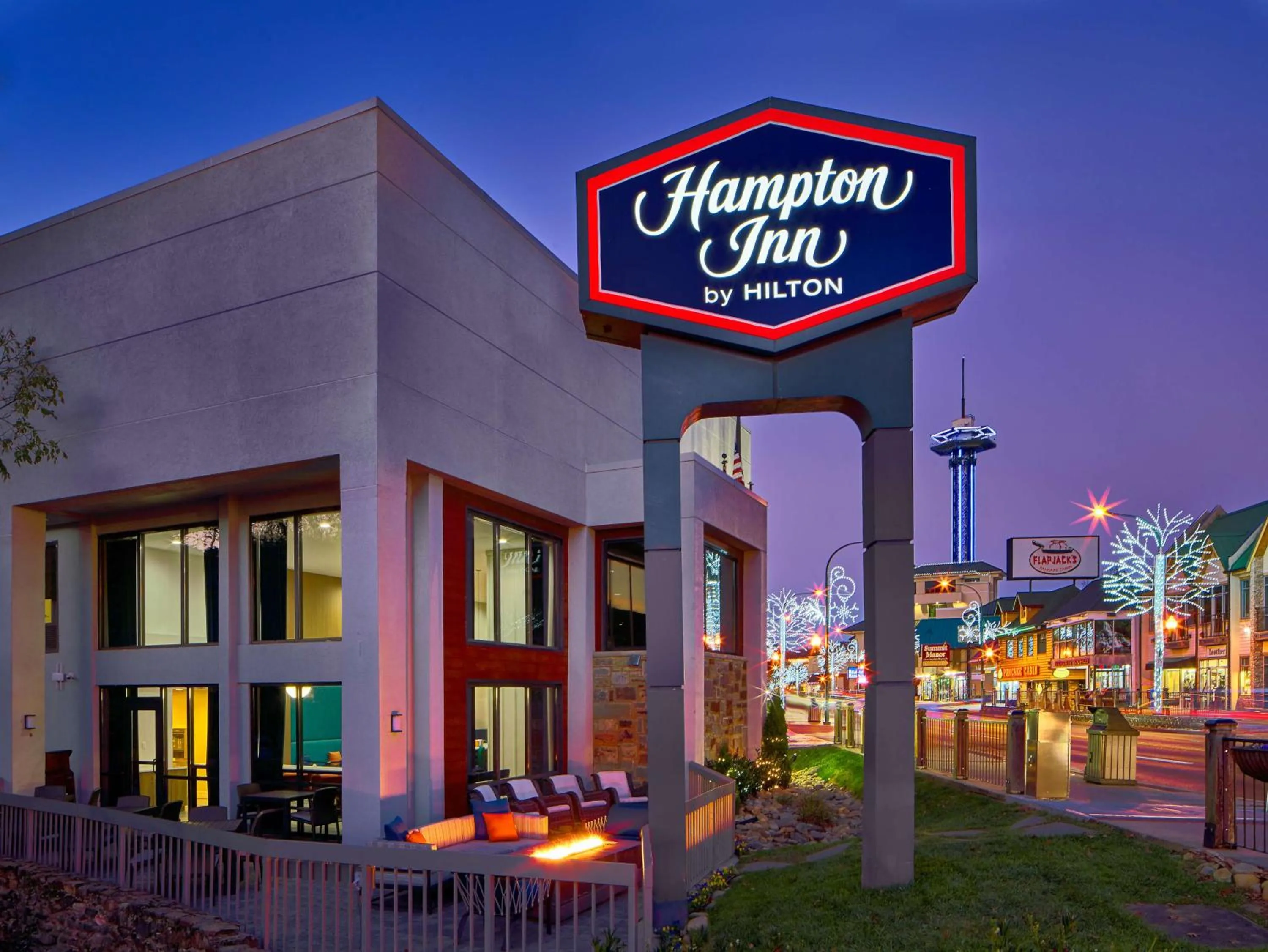 Property building in Hampton Inn Gatlinburg