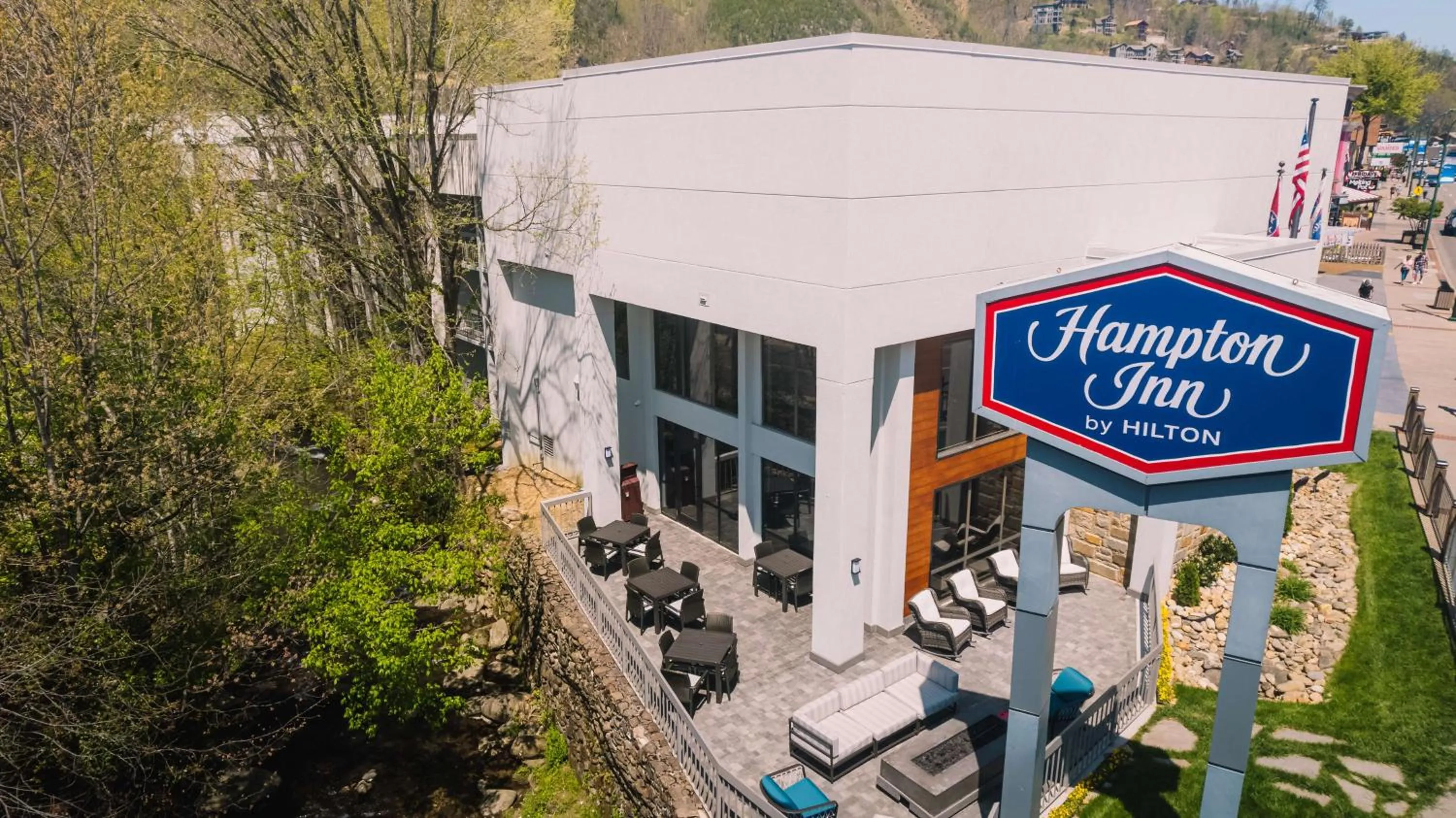 Property building in Hampton Inn Gatlinburg