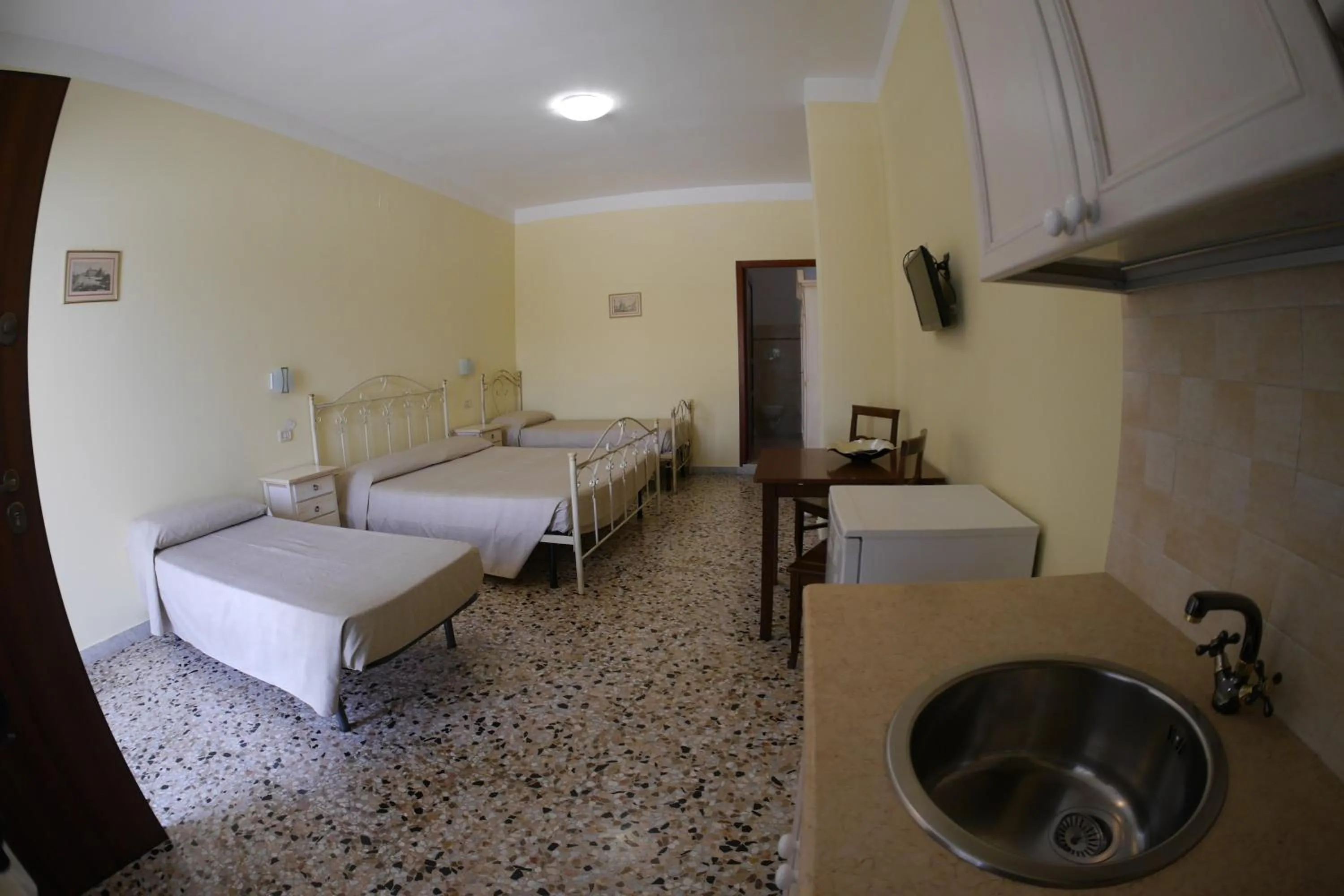 Photo of the whole room, Bed in Masseria Lama D'impisa