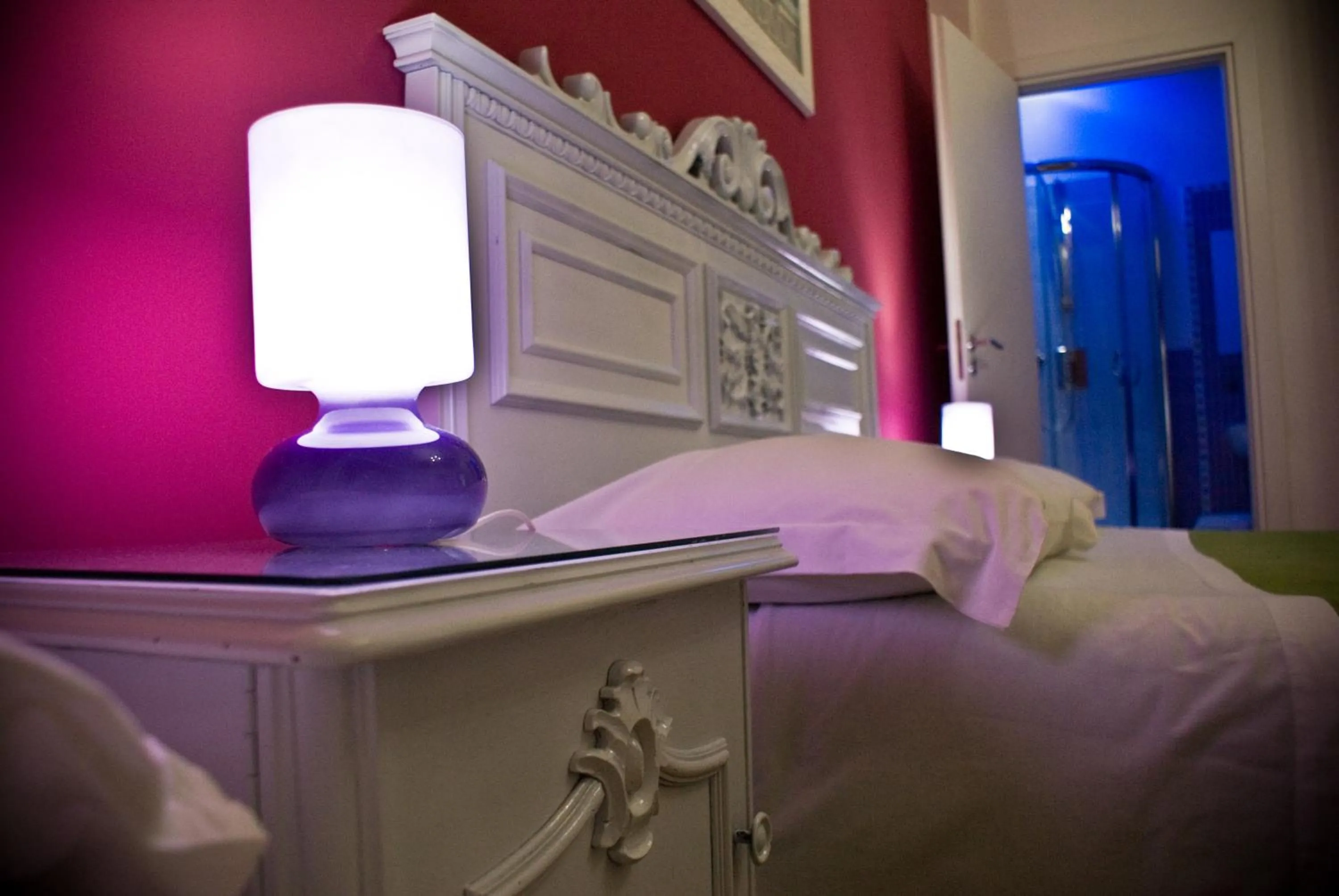 Night, Bed in Metropolis B&B