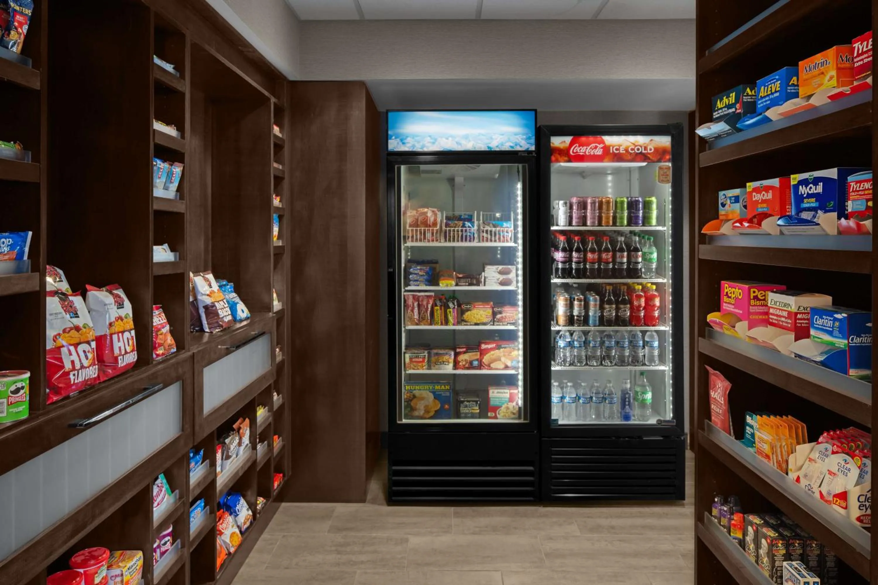 Restaurant/places to eat in Hampton Inn & Suites Grand Rapids-Airport 28th St