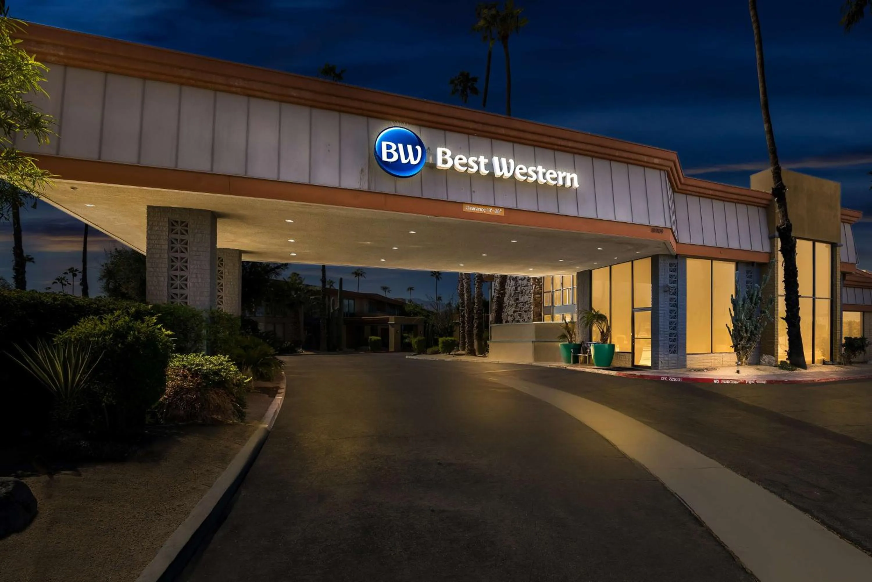 Property building in Best Western Date Tree Hotel