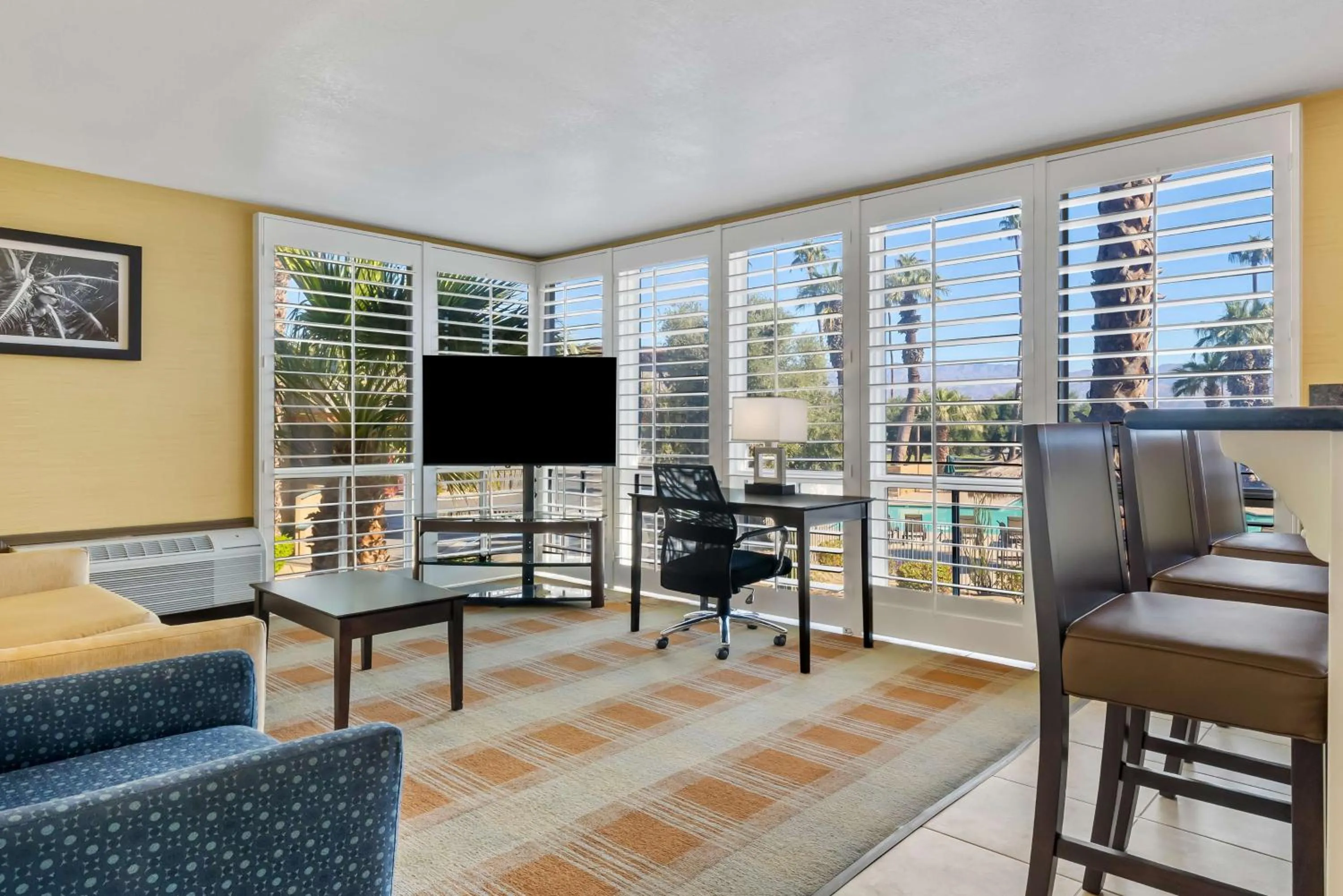 Photo of the whole room in Best Western Date Tree Hotel