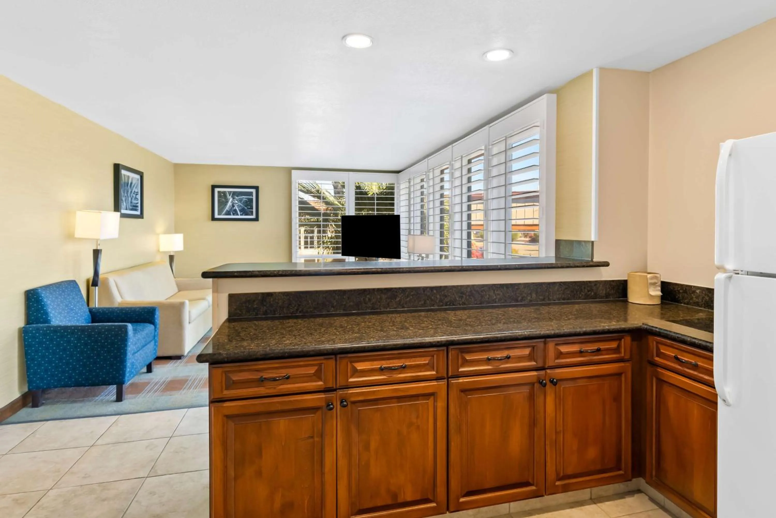 Photo of the whole room in Best Western Date Tree Hotel