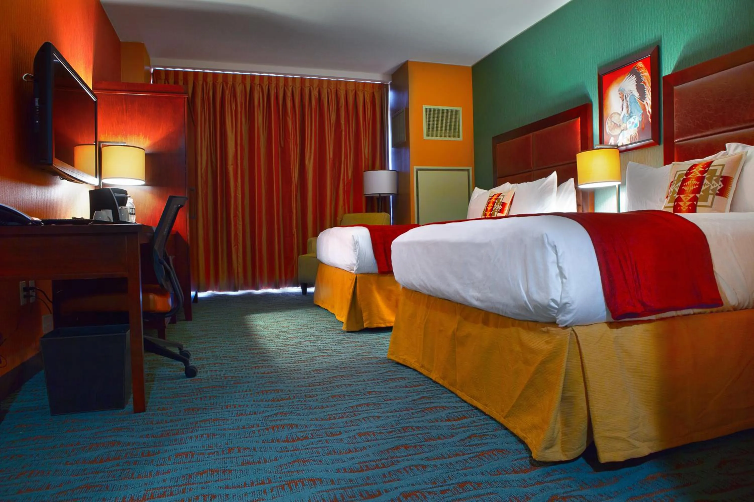 Bathroom, Bed in Shoshone-Bannock Hotel and Event Center