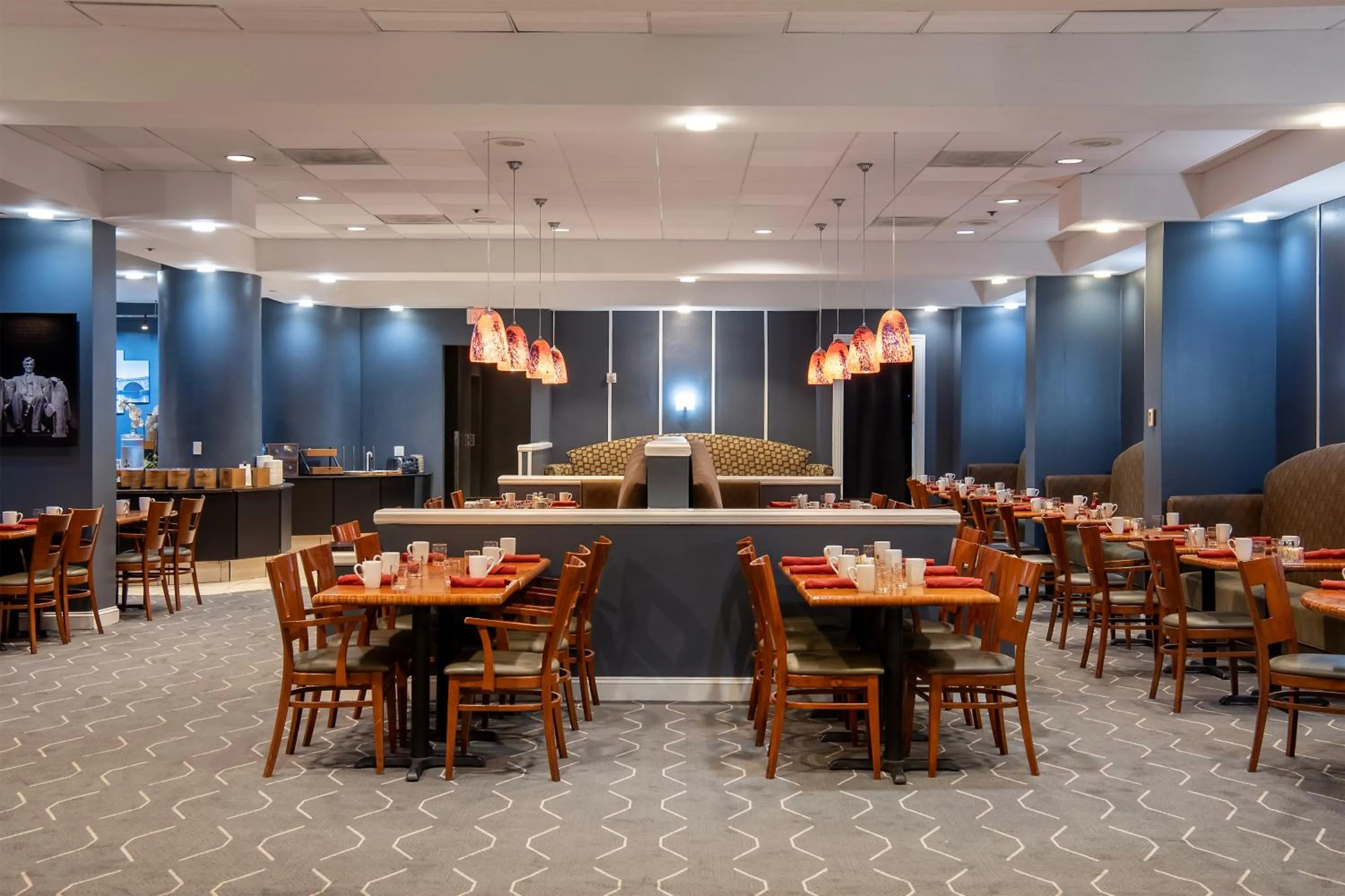 Restaurant/places to eat in DoubleTree by Hilton Washington DC – Crystal City