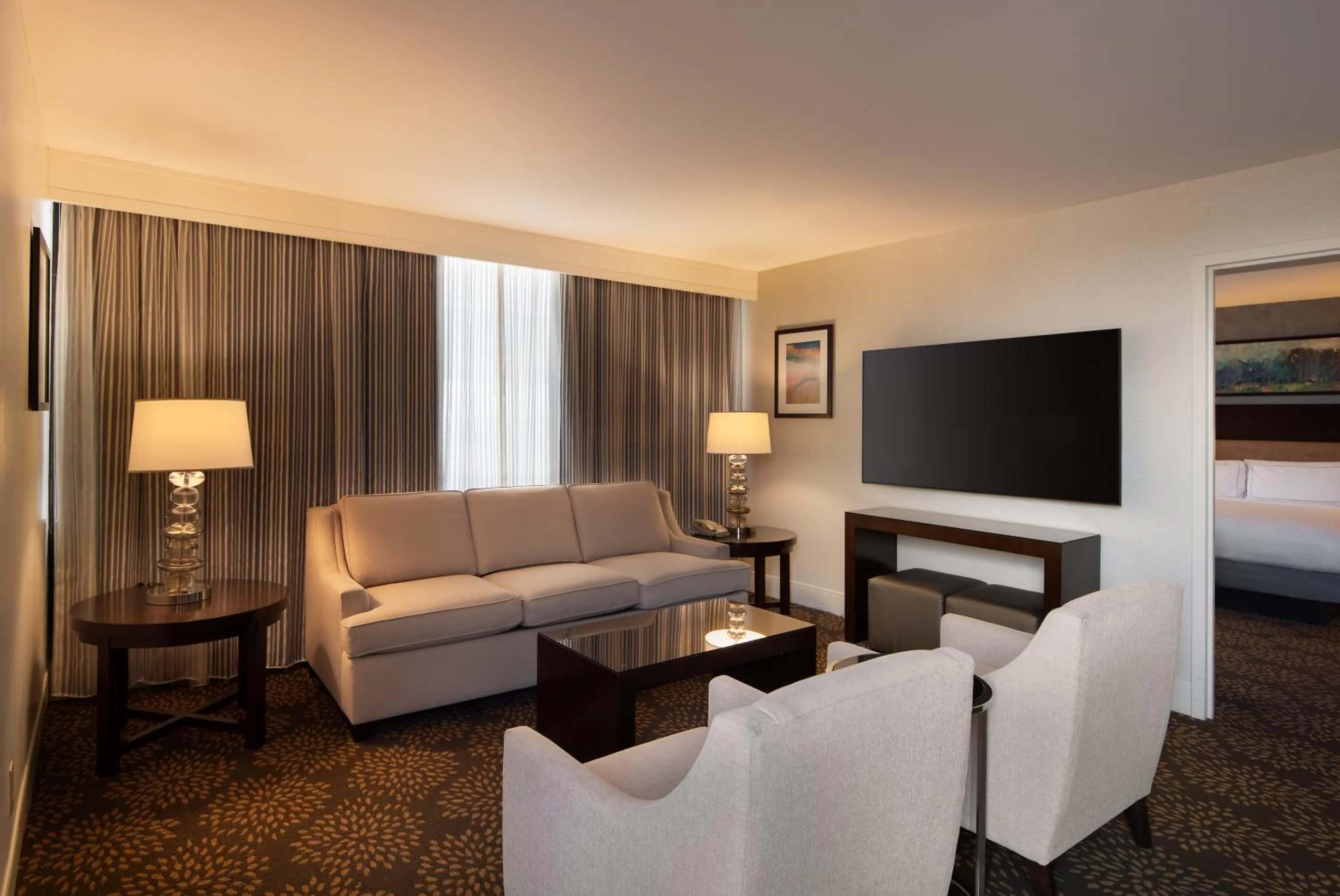 Guests, Bed in DoubleTree by Hilton Washington DC – Crystal City