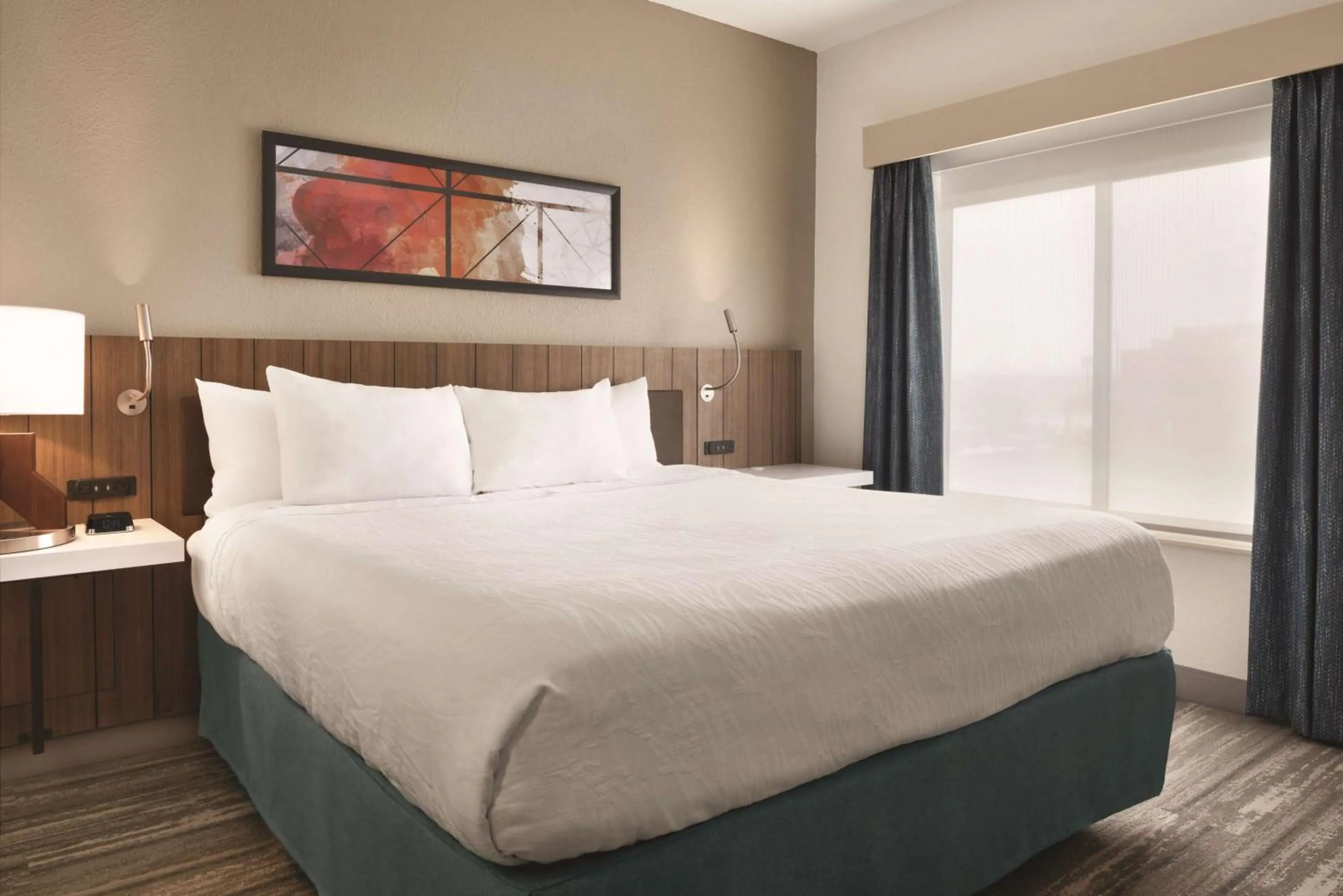 Bed in Hilton Garden Inn Fort Wayne